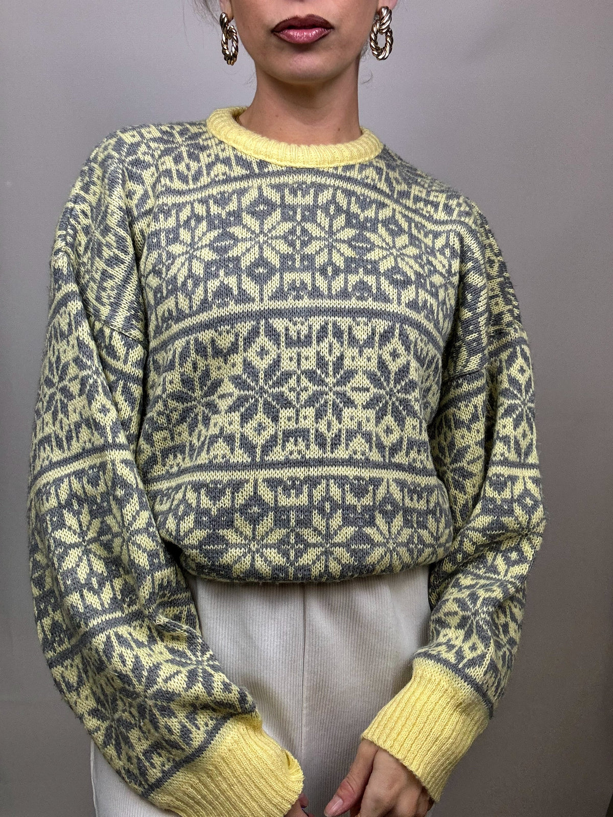 Yellow and gray sweater L with vintage pattern