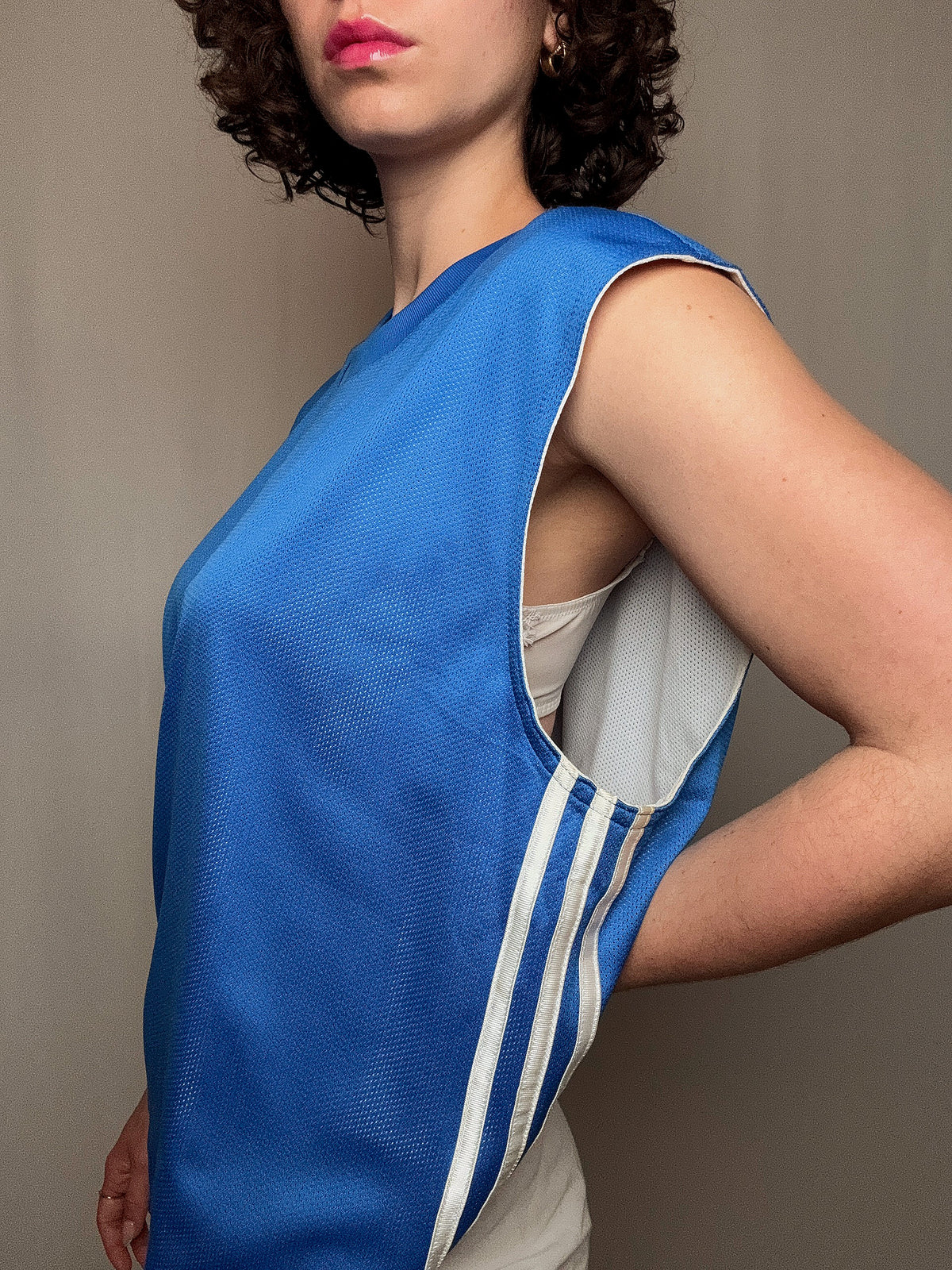maillot de basket bleu ciel adidas L vintage