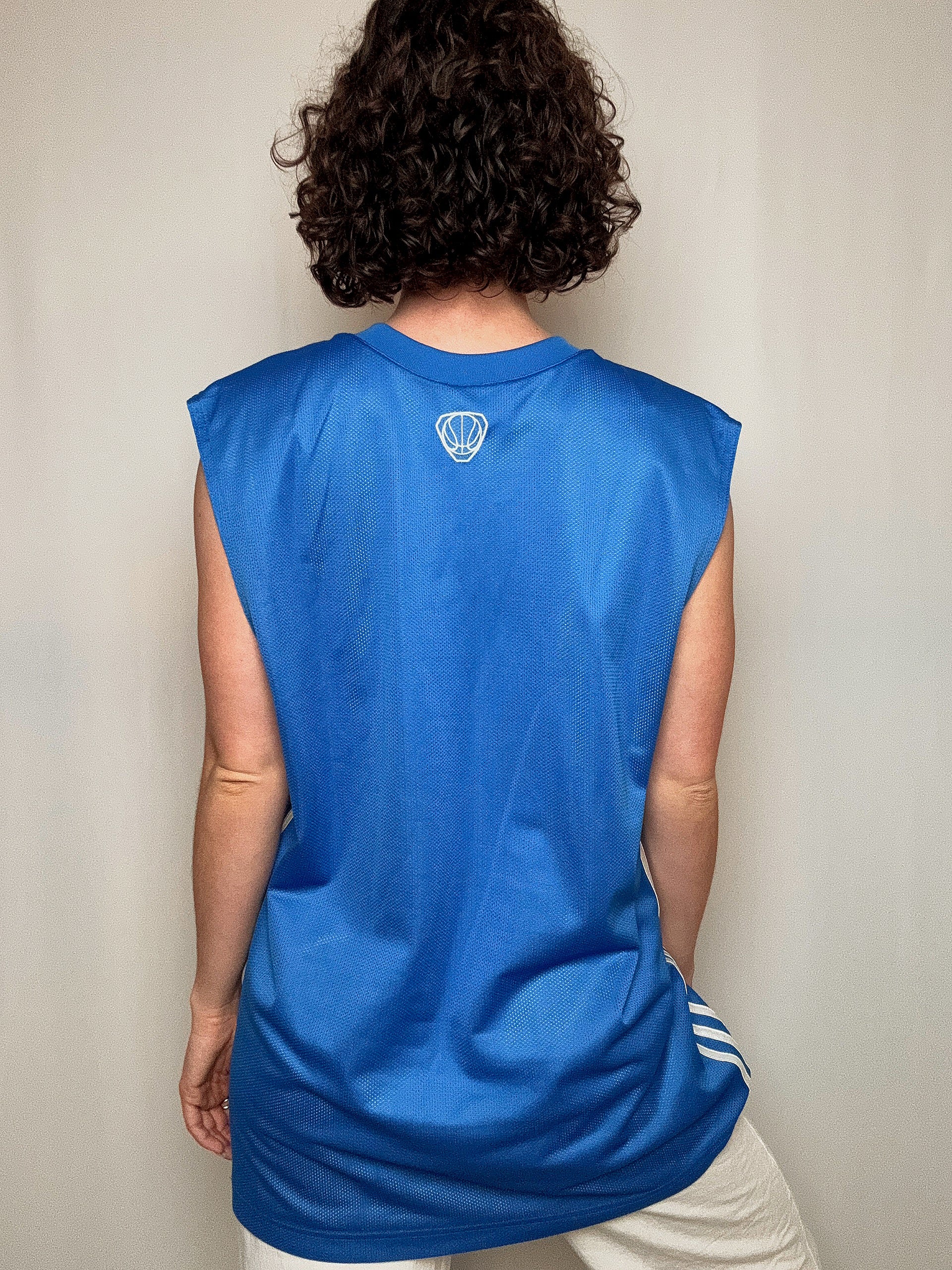maillot de basket bleu ciel adidas L vintage