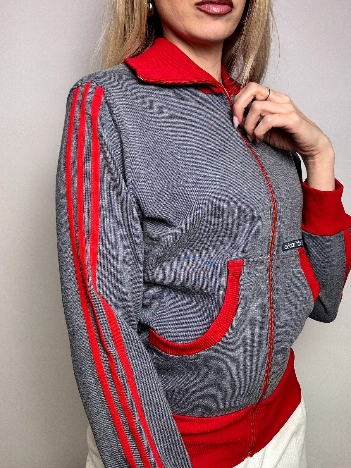 ADIDAS M vintage gray and red fitted jacket