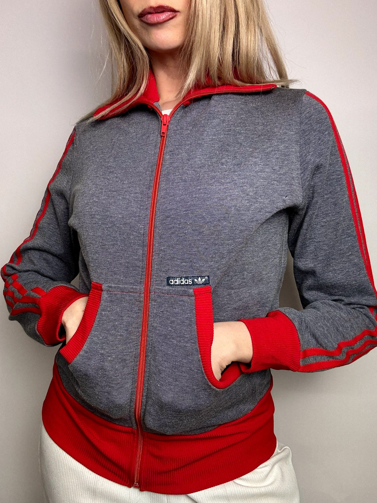 ADIDAS M vintage gray and red fitted jacket