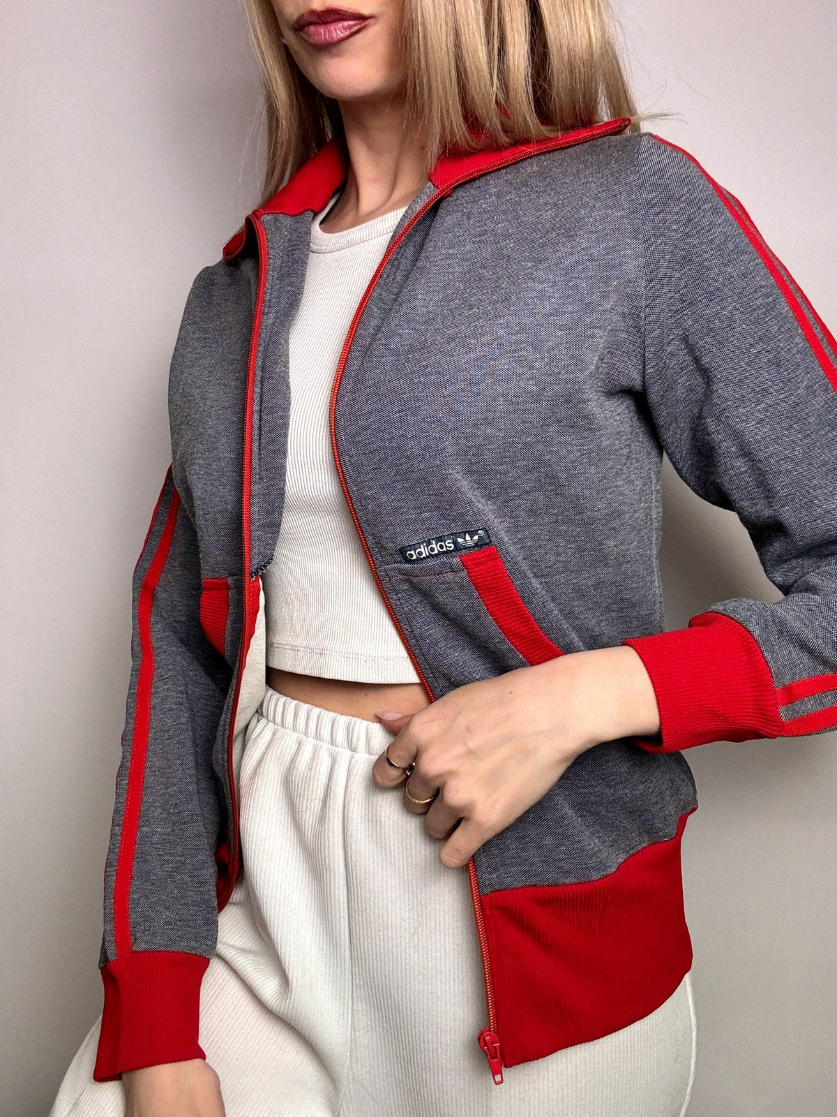 ADIDAS M vintage gray and red fitted jacket