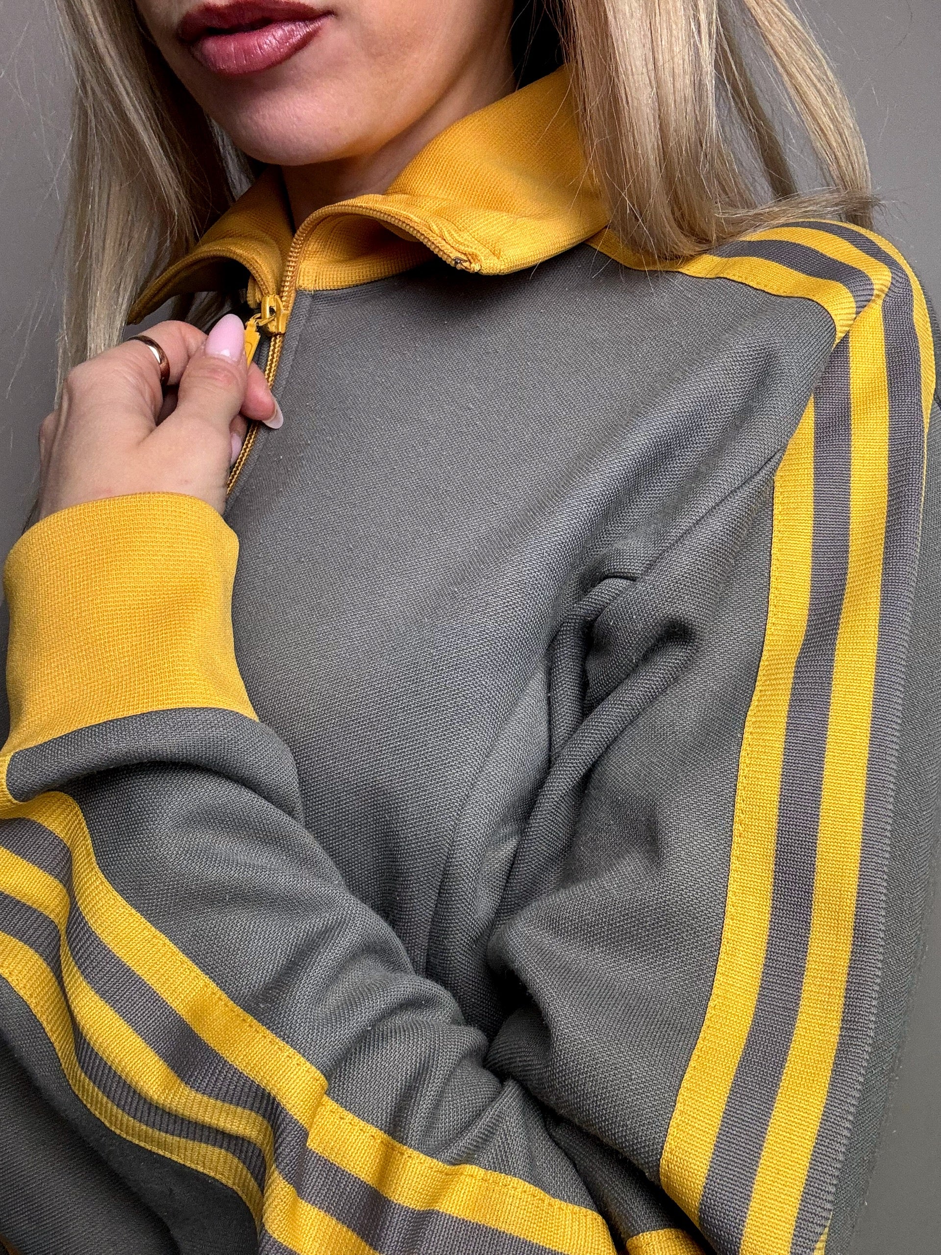 Jacket fittée grise et jaune ADIDAS M vintage