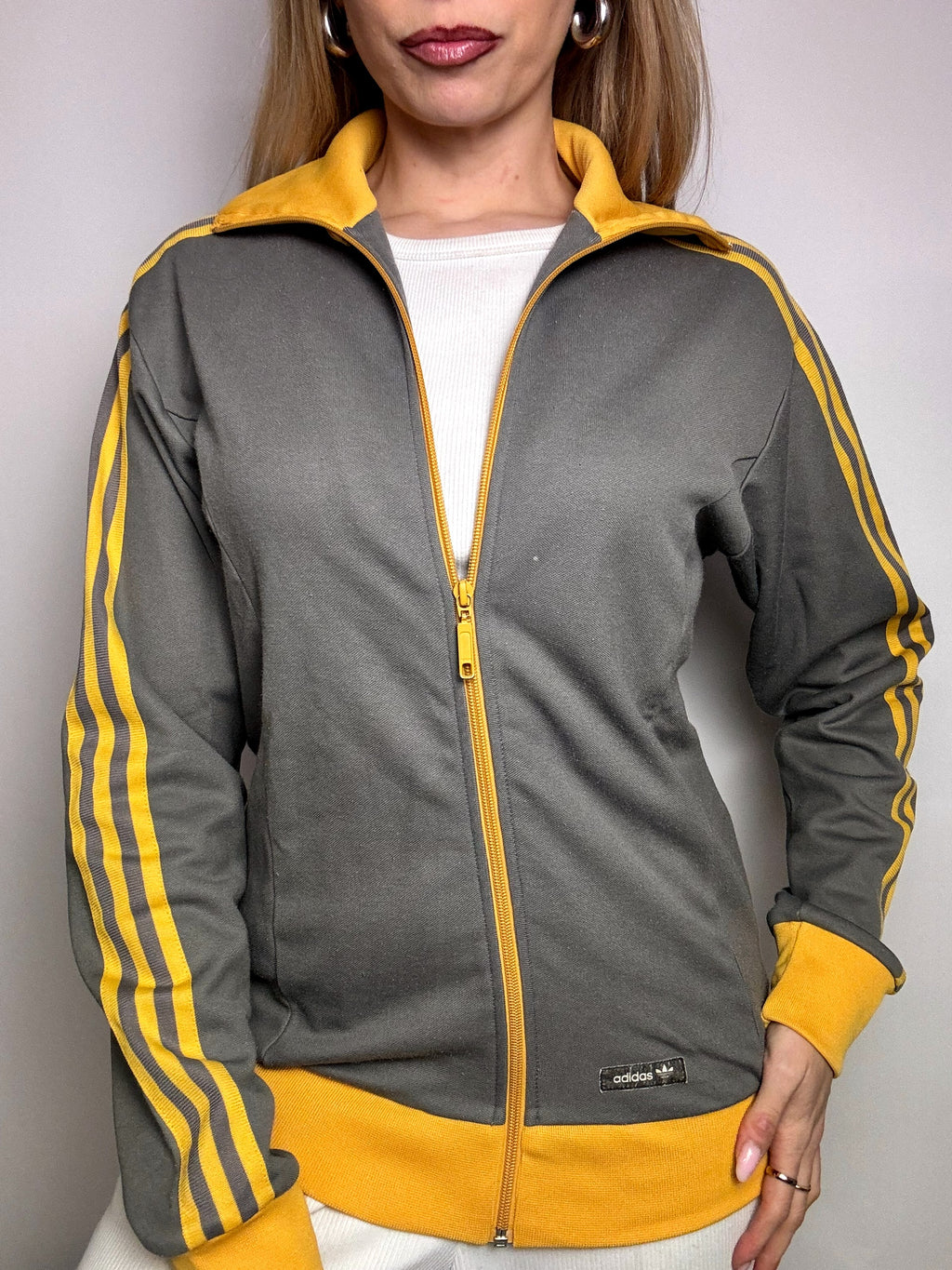 Jacket fittée grise et jaune ADIDAS M vintage