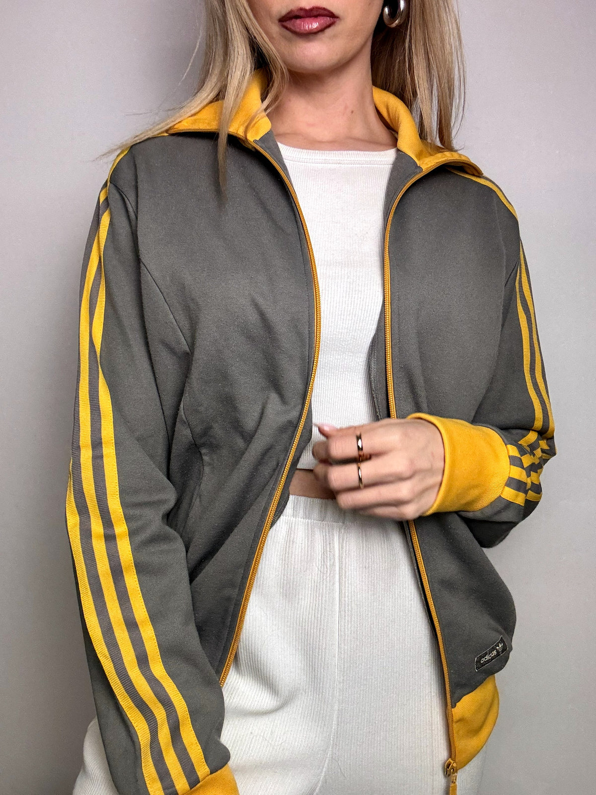 Jacket fittée grise et jaune ADIDAS M vintage