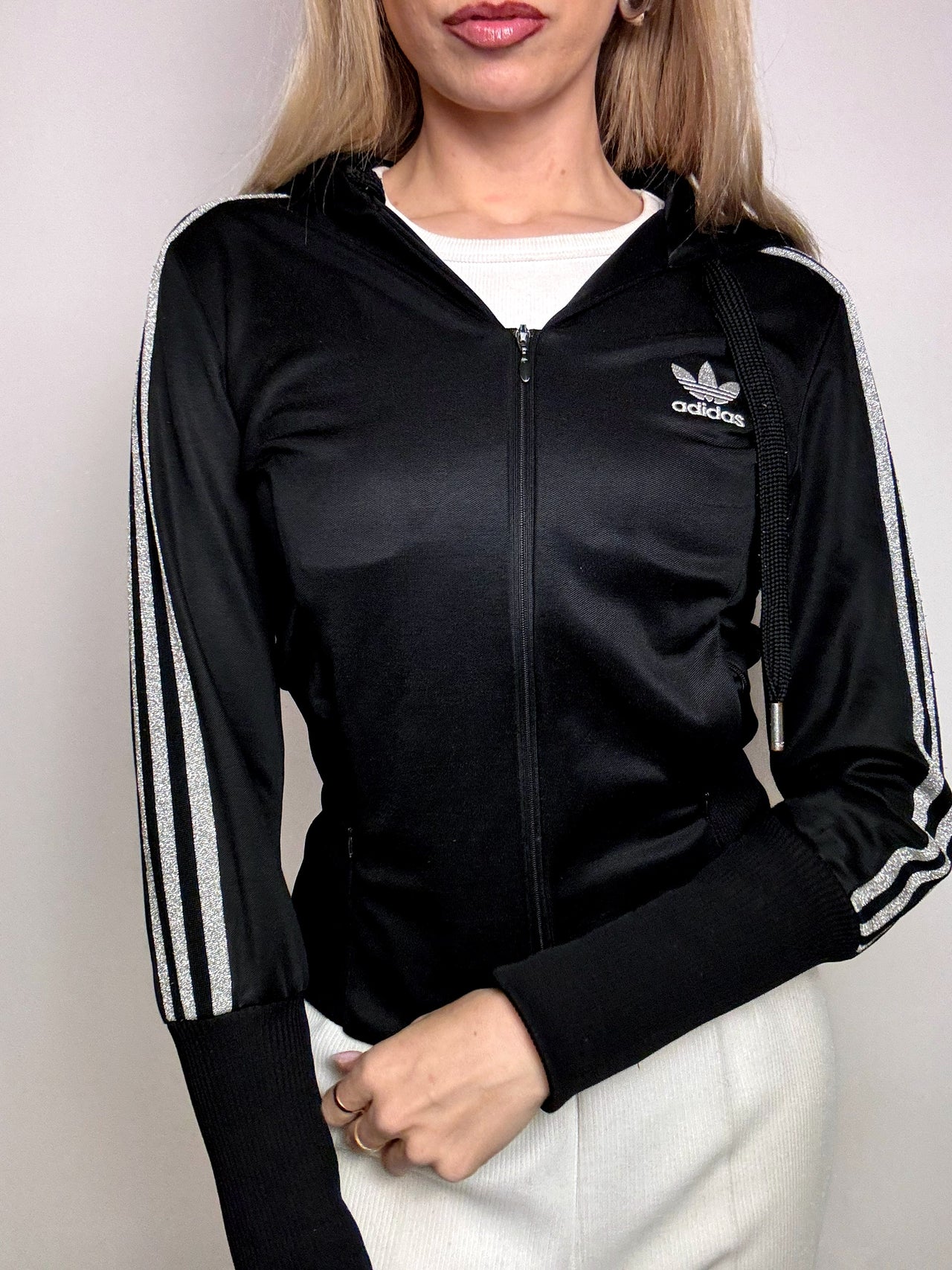 ADIDAS S/M Vintage schwarze taillierte Jacke