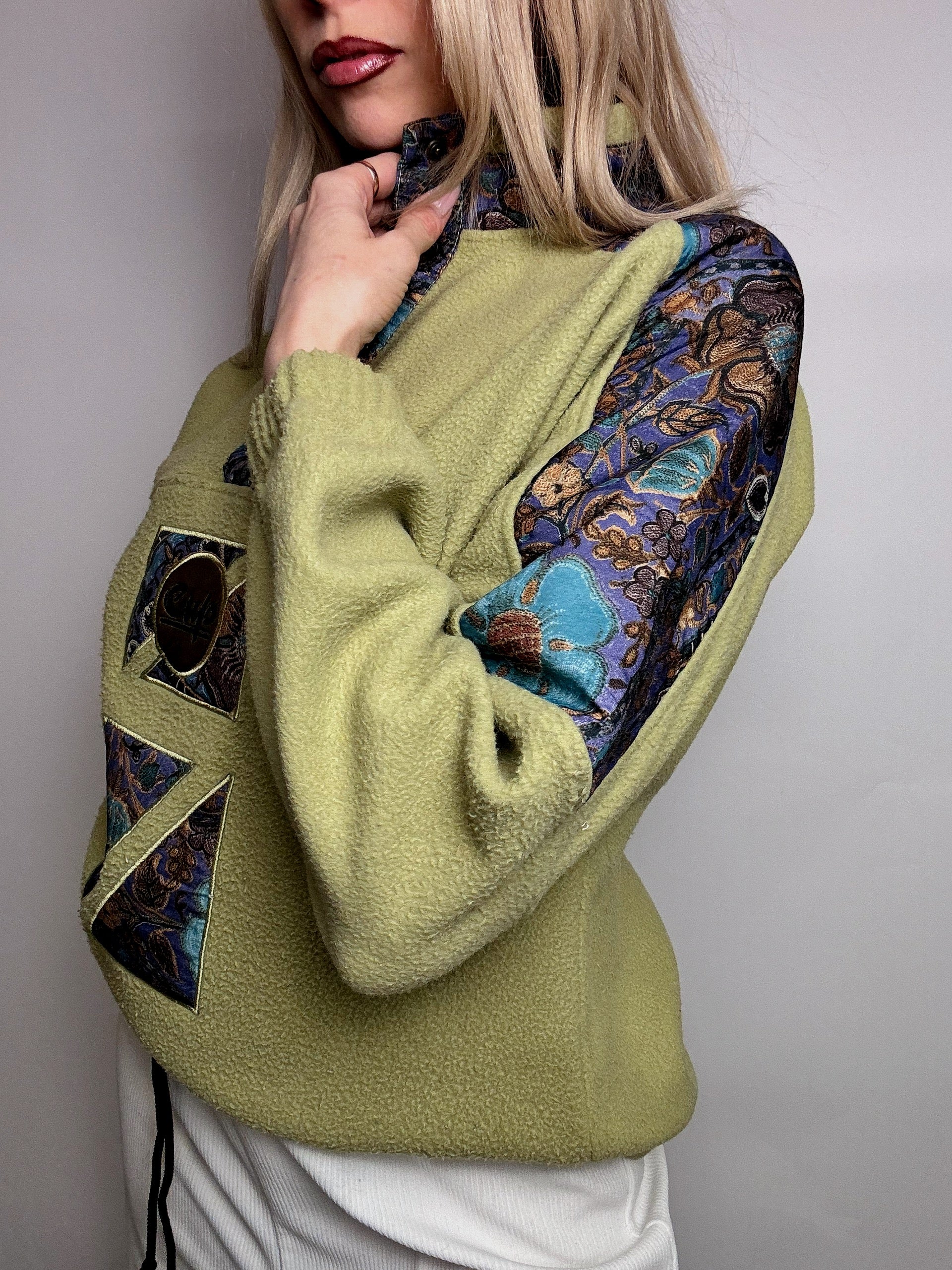 Vintage XL Khaki Graphic Detail Fleece