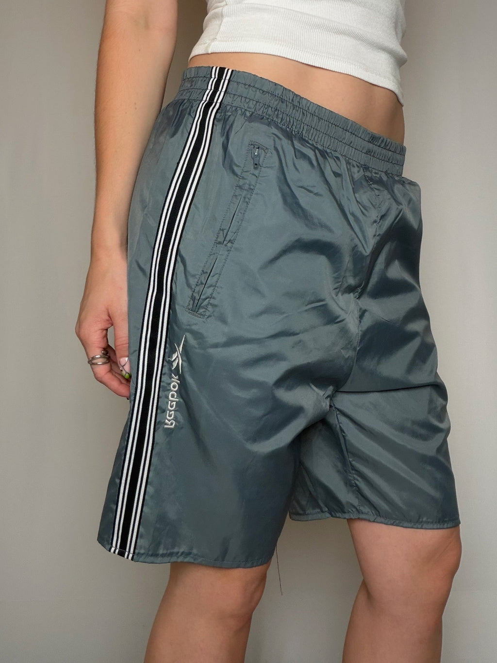Short de sport gris Reebok M vintage