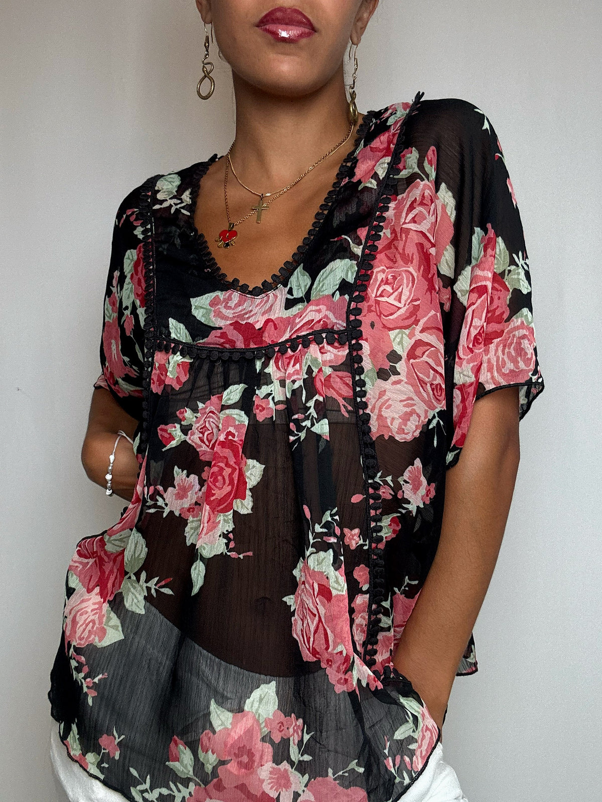 Blouse noire fleuri S vintage