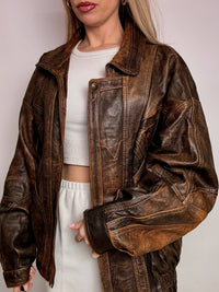 Braune Bomberjacke aus Leder mit Vintage-XXL-Detail