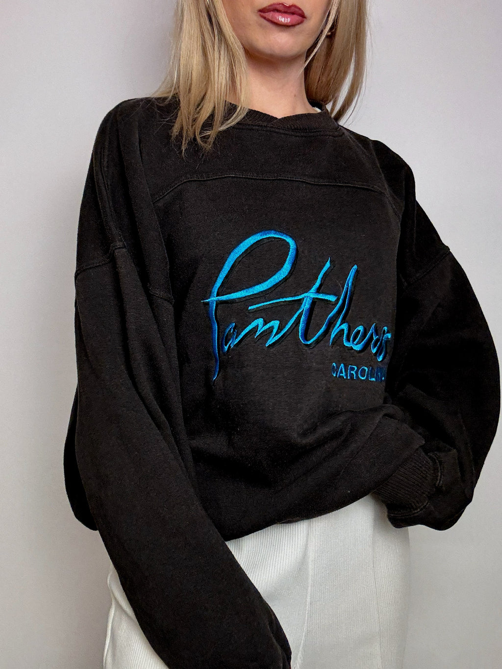 Vintage black PANTHERS XL round neck sweatshirt
