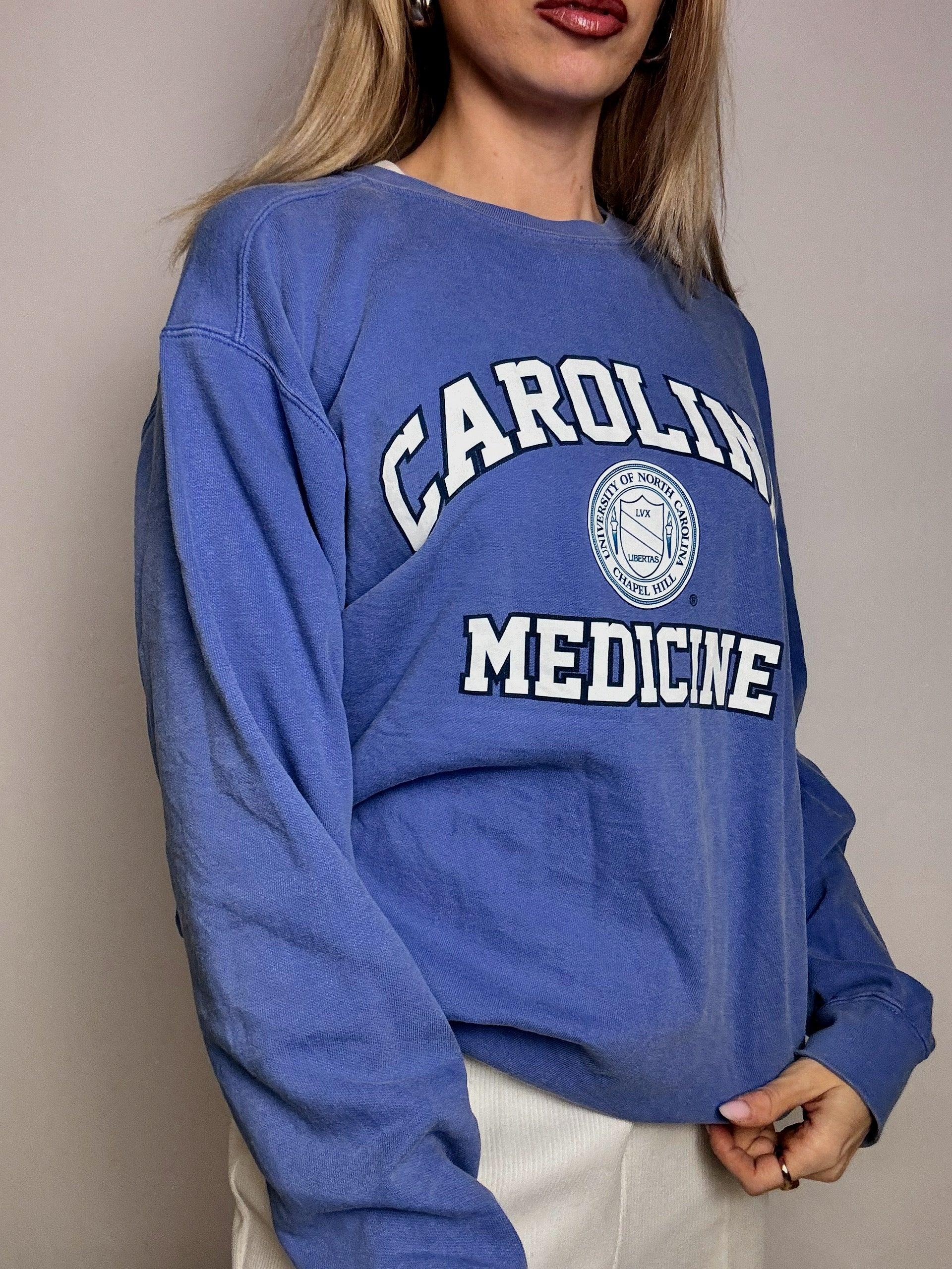 Vintage CAROLINA MEDICINE M sky blue crew neck sweatshirt 