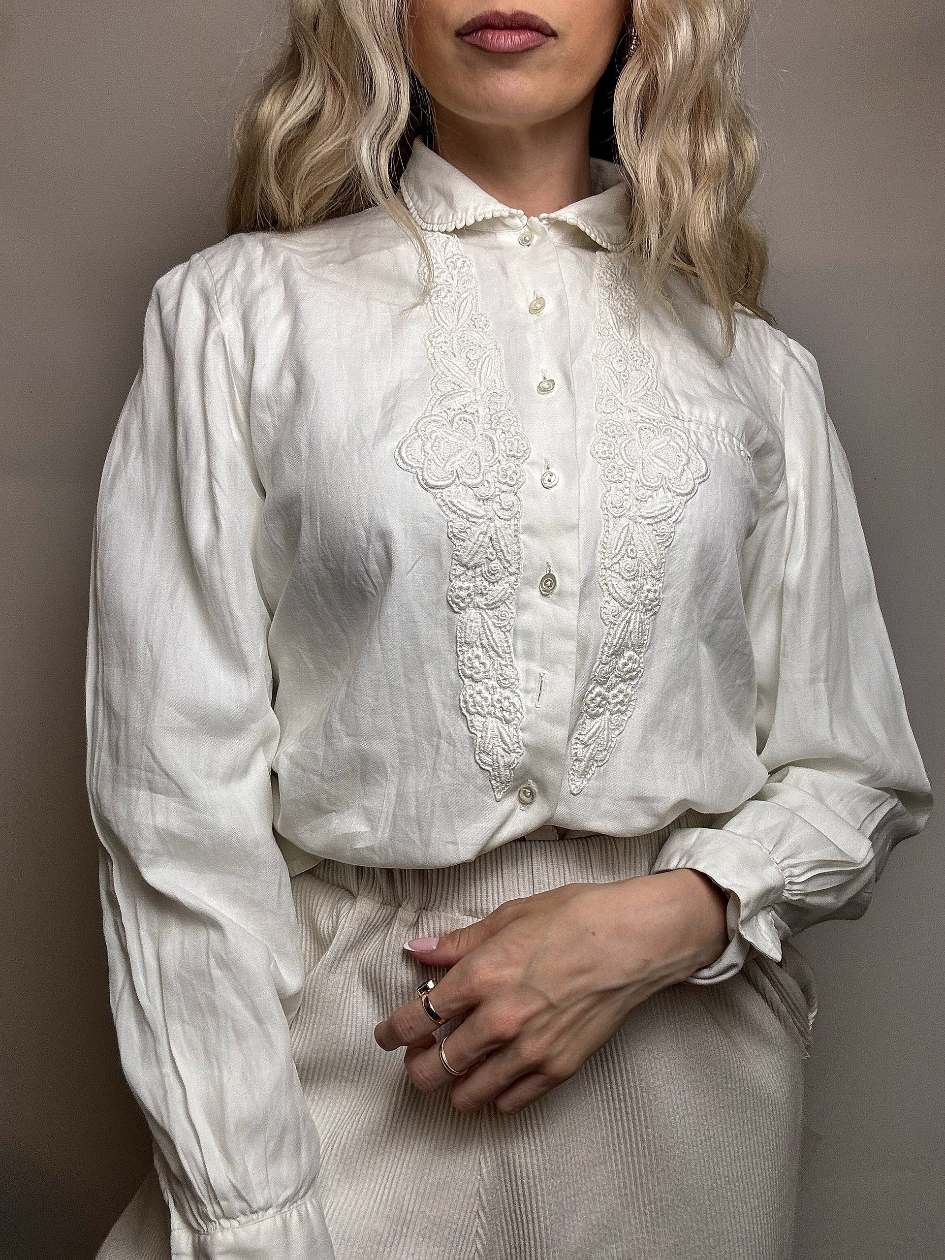 Chemise brodée blanche M/L vintage