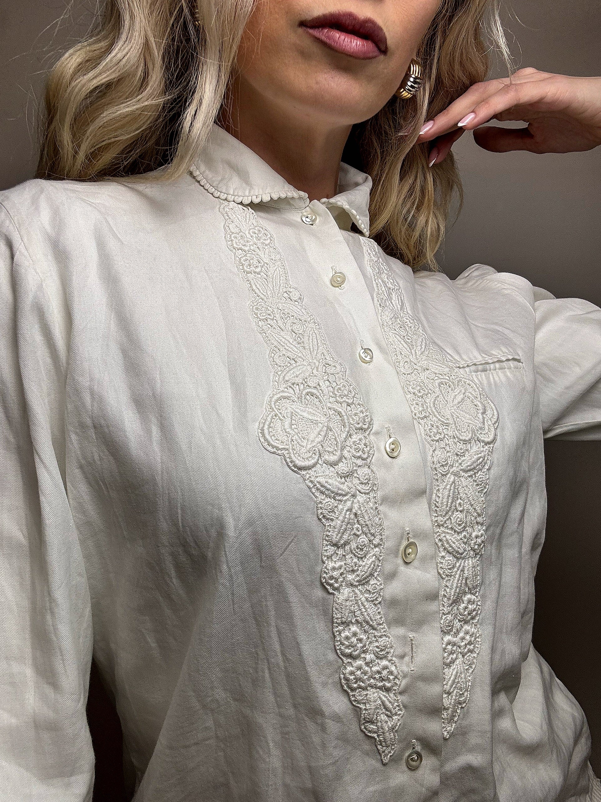 Chemise brodée blanche M/L vintage