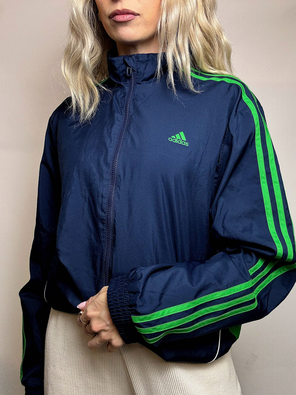 ADIDAS L vintage black sports jacket