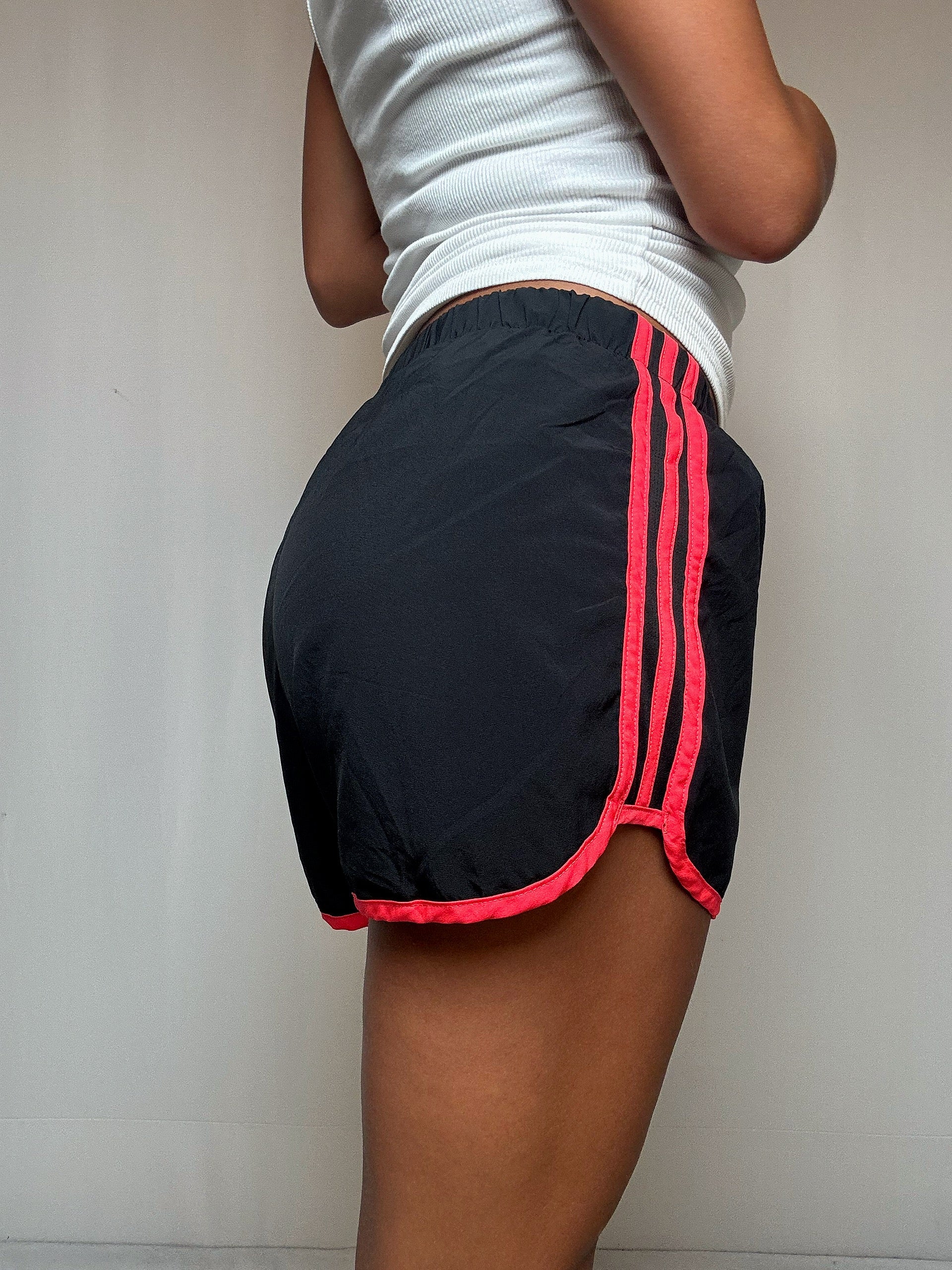 Short running noir rayures rose Adidas M vintage