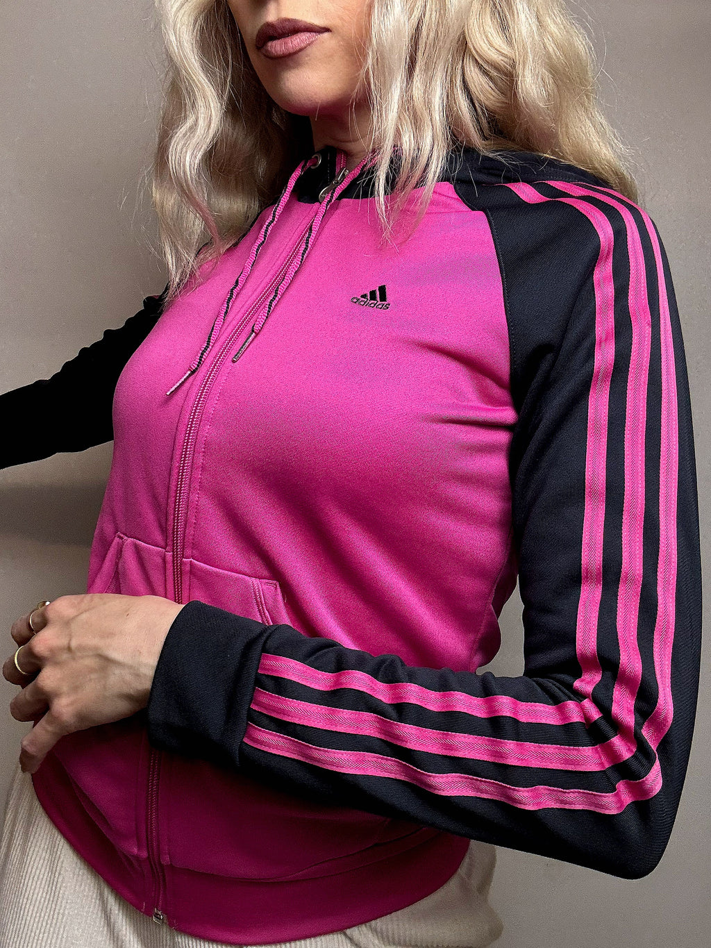 ADIDAS L vintage black sports jacket