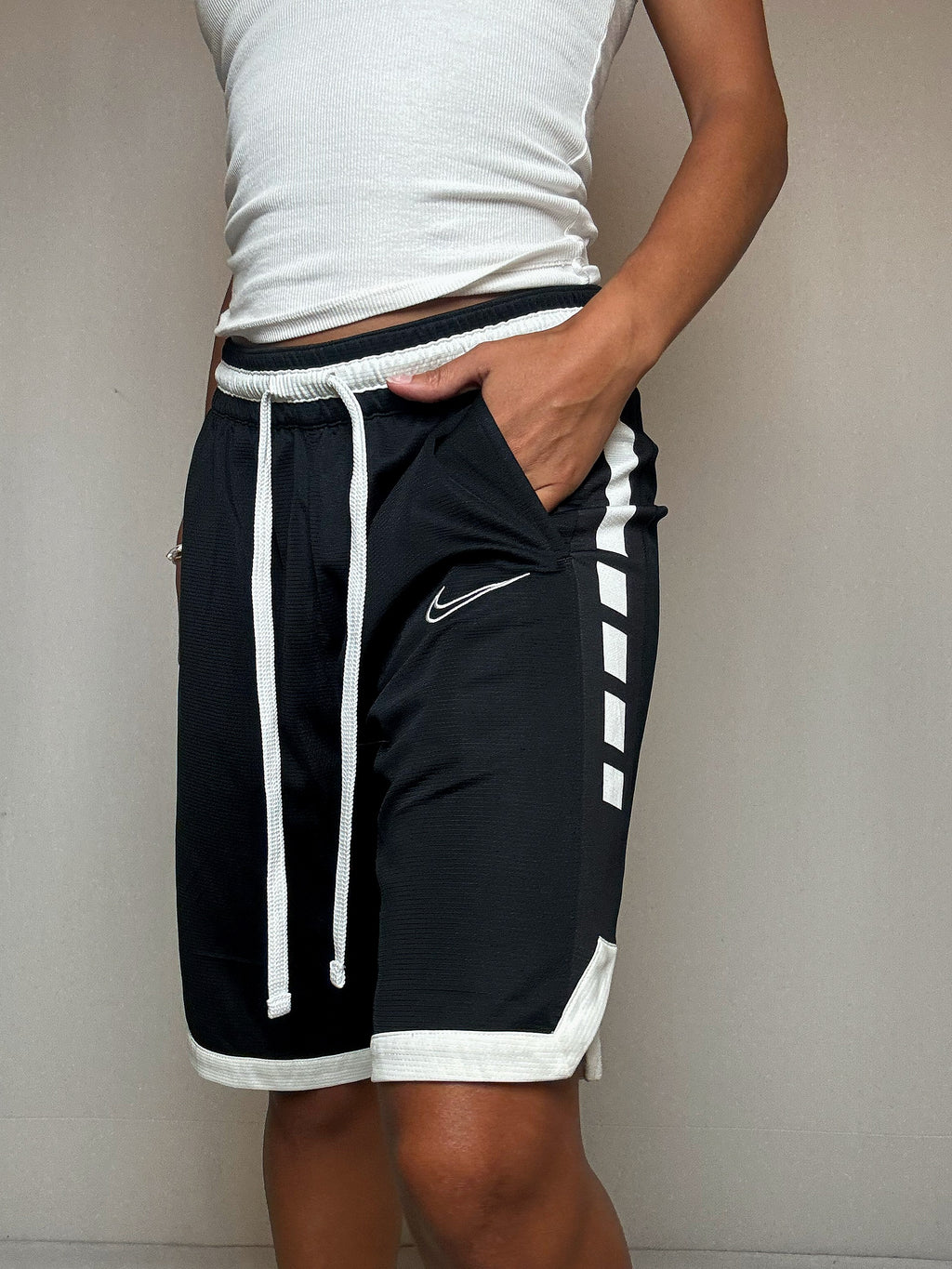 Short mi-long noir Nike S vintage