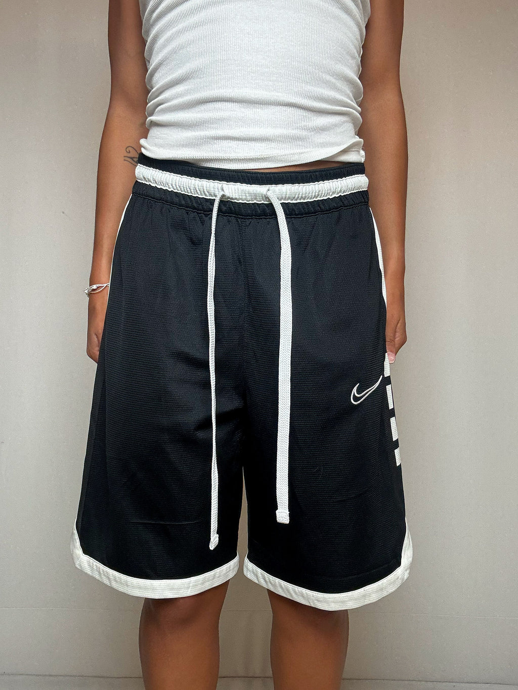 Short mi-long noir Nike S vintage