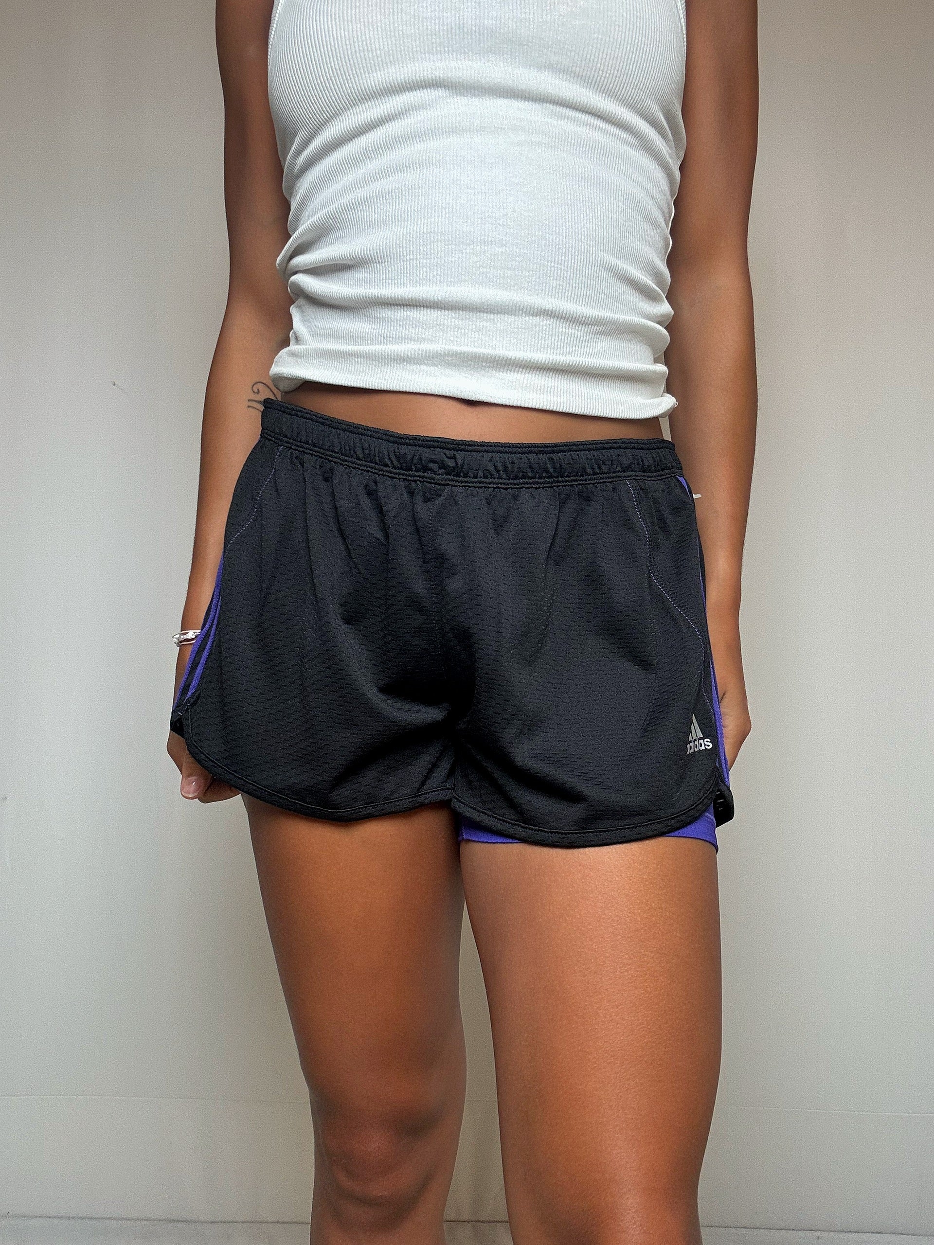 Short running noir et violet Adidas M vintage