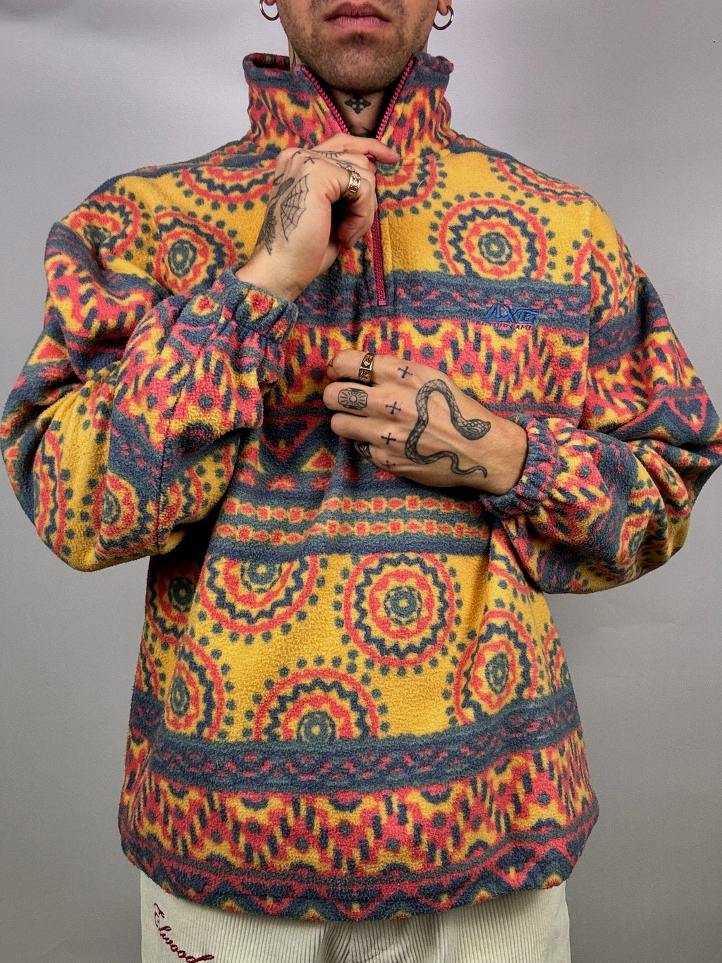 XL vintage multicolor graphic zip-neck fleece