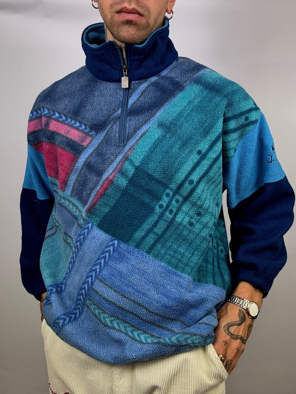 Vintage L Graphic Fleece