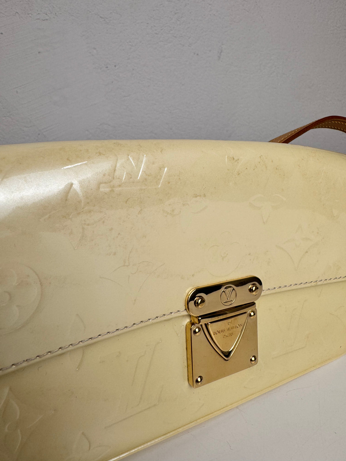 Pochette Malibu LOUIS VUITTON couleur OR vintage