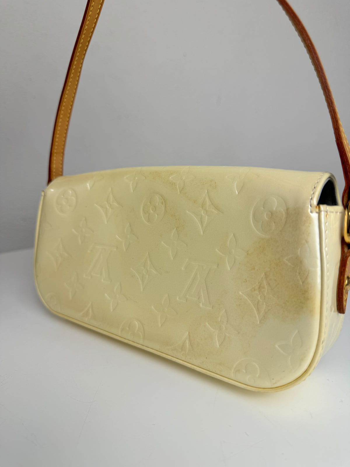 Pochette Malibu LOUIS VUITTON couleur OR vintage