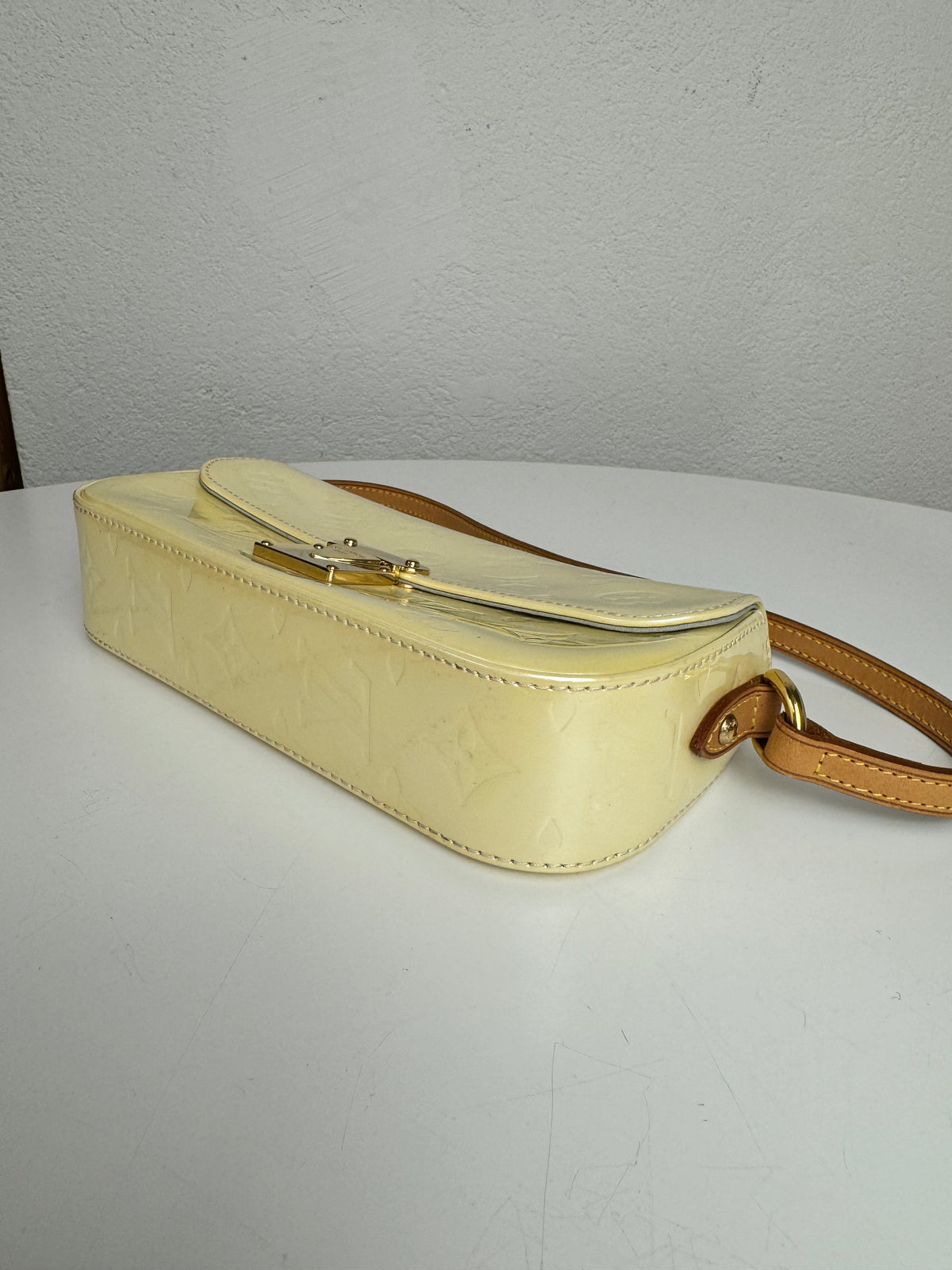 Pochette Malibu LOUIS VUITTON couleur OR vintage
