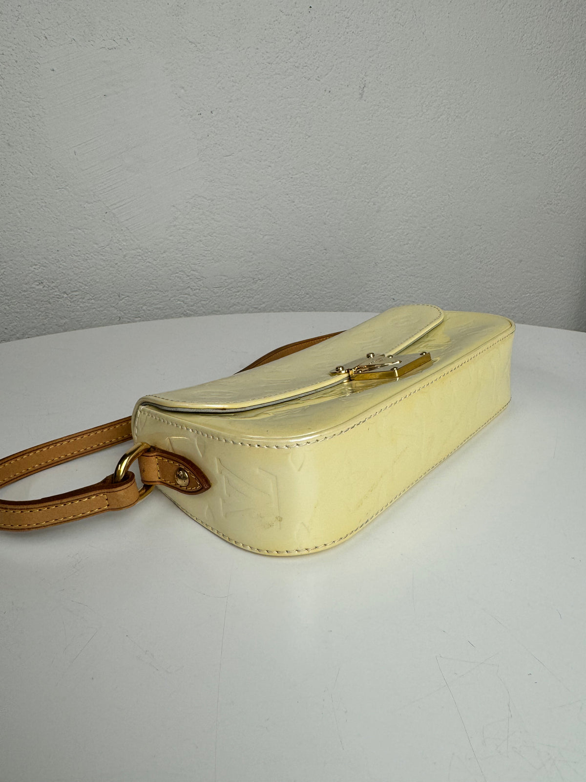 Pochette Malibu LOUIS VUITTON couleur OR vintage