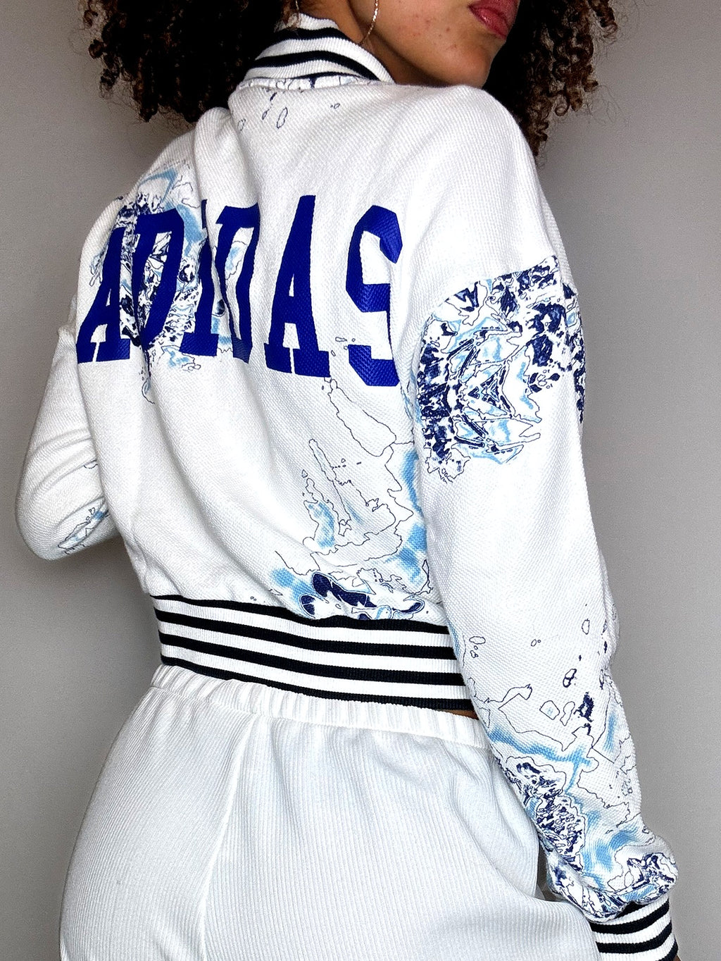 Kurze weiße Bomberjacke ADIDAS S/M Vintage
