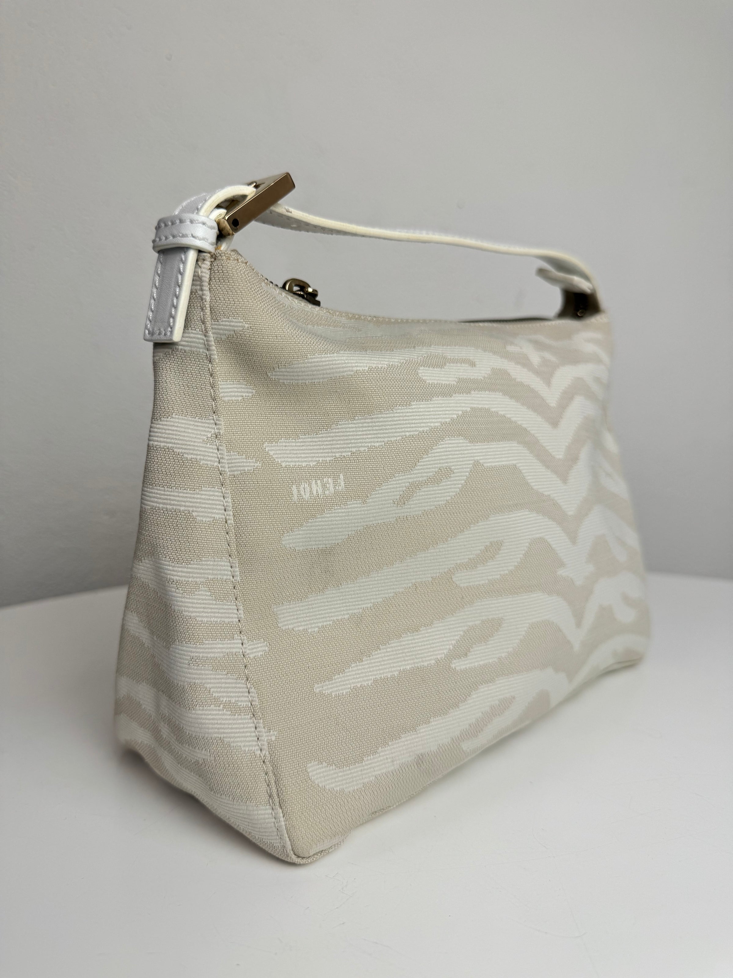 Sac Zucchino Vitello blanc zebré FENDI vintage