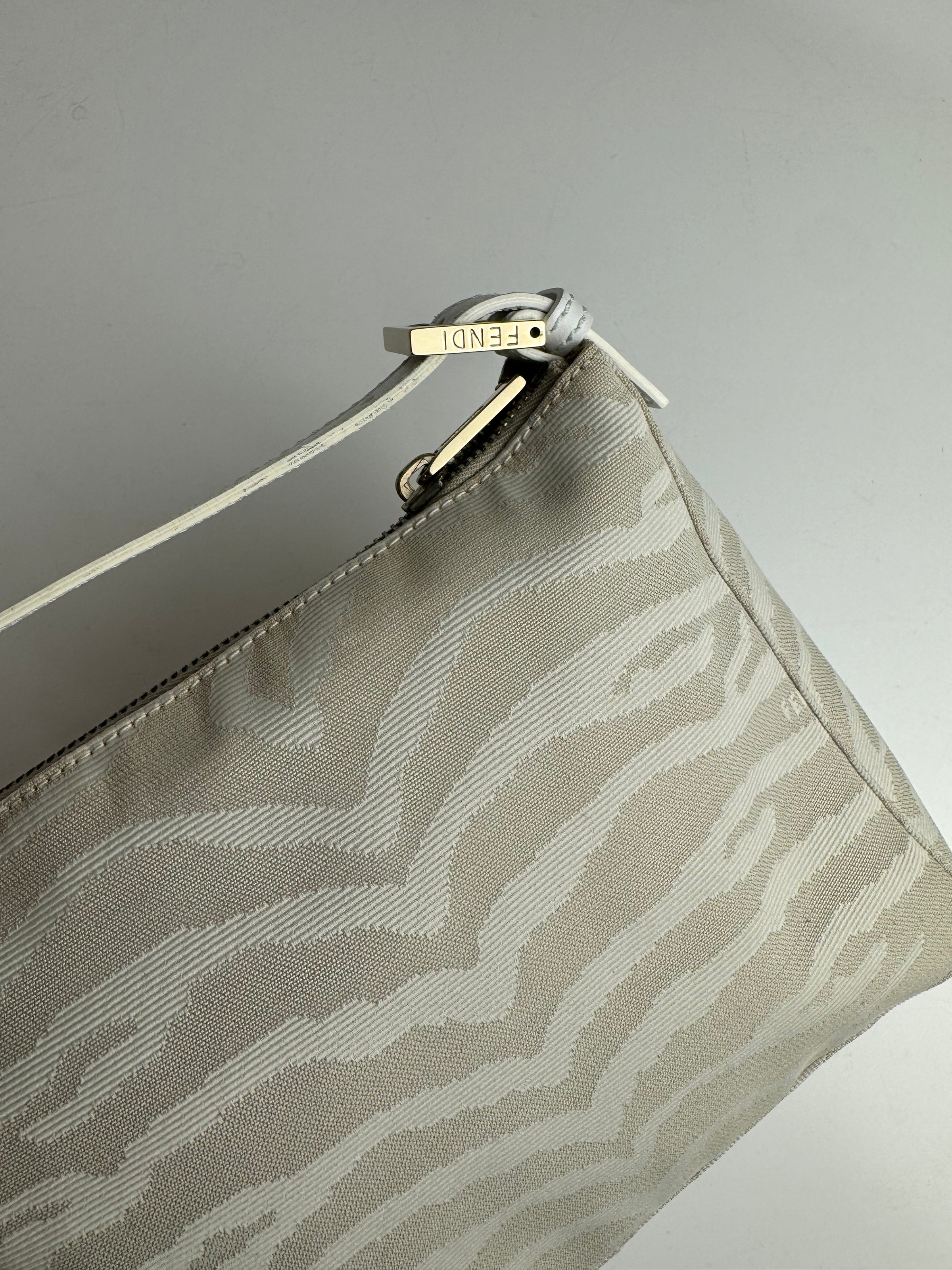 Sac Zucchino Vitello blanc zebré FENDI vintage
