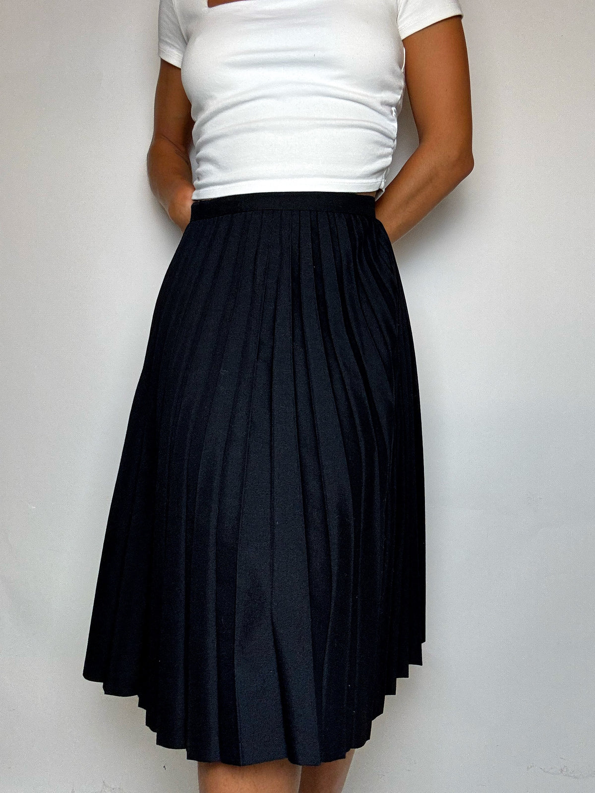 Jupe plissée en laine noire S vintage