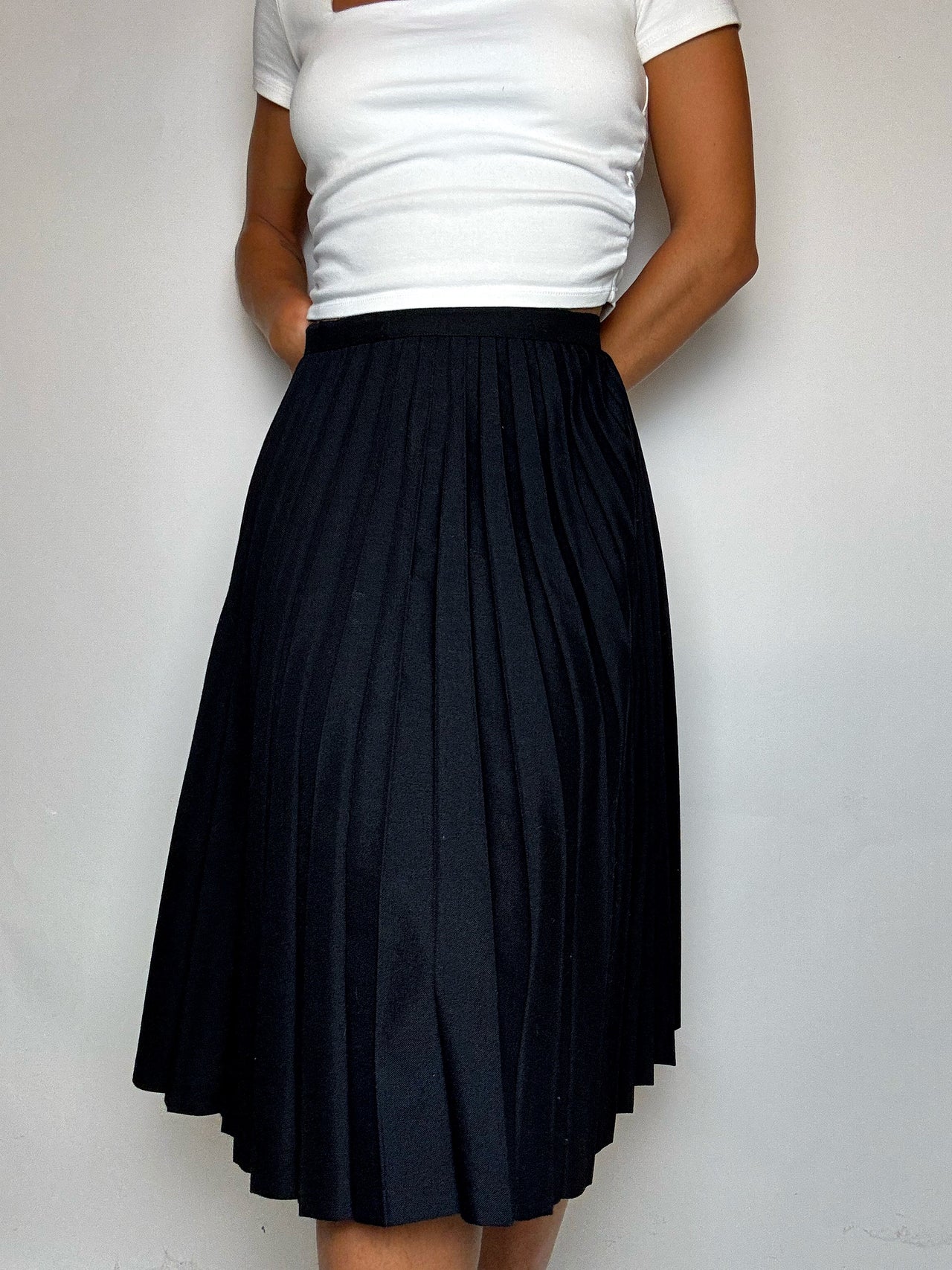 Jupe plissée en laine noire S vintage