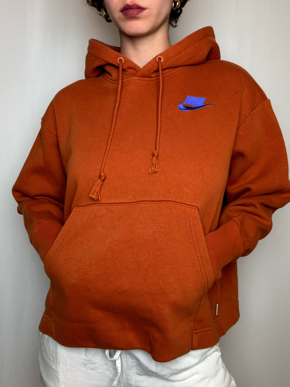 Hoodie brodé orange rouille Nike L vintage