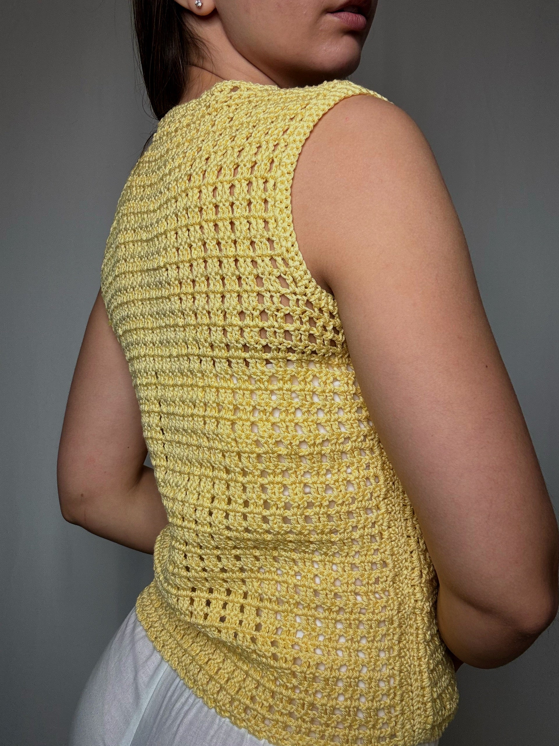 Vintage yellow crocheted top S/M