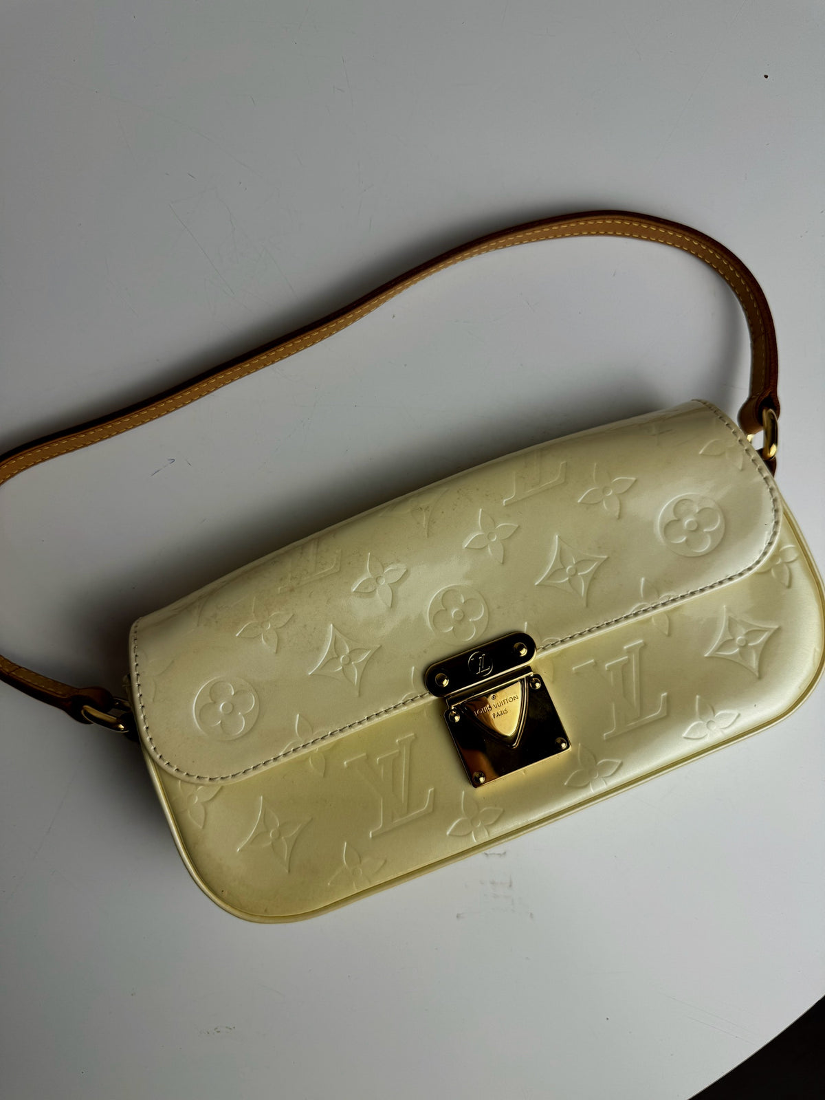 Pochette Malibu LOUIS VUITTON couleur OR vintage