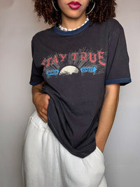 Schwarzes Vintage-T-Shirt von Levi's mit kurzen Ärmeln (S/M)