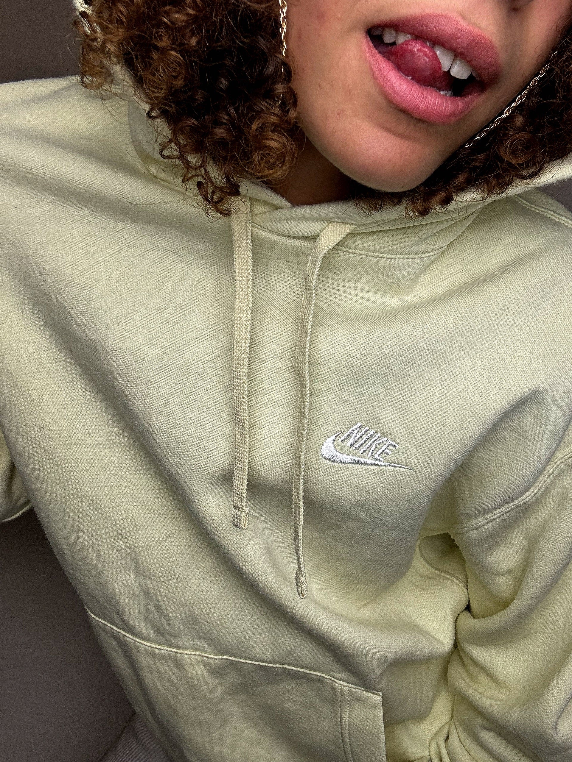 Sweat à capuche jaune NIKE M vintage