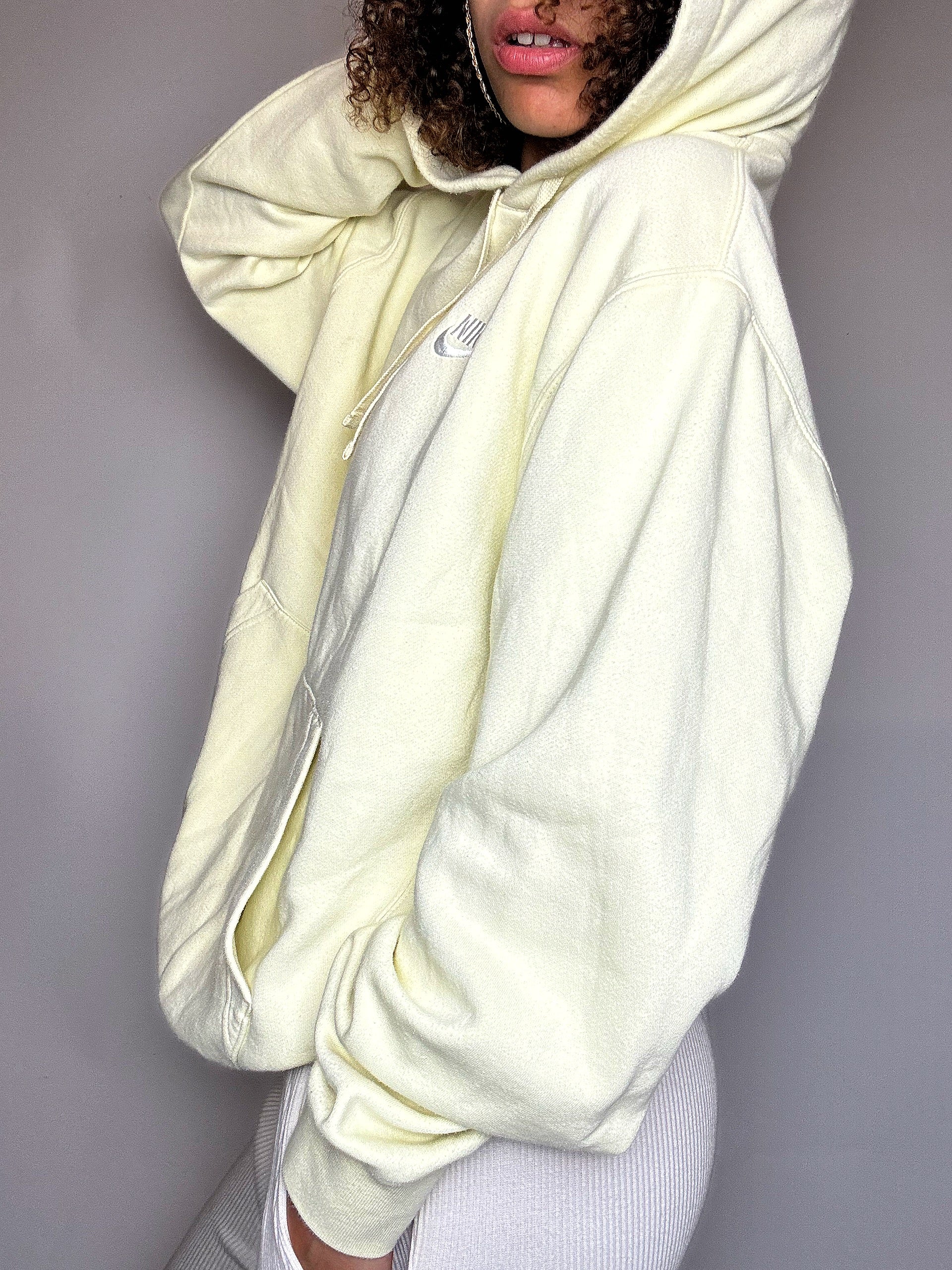 Sweat à capuche jaune NIKE M vintage