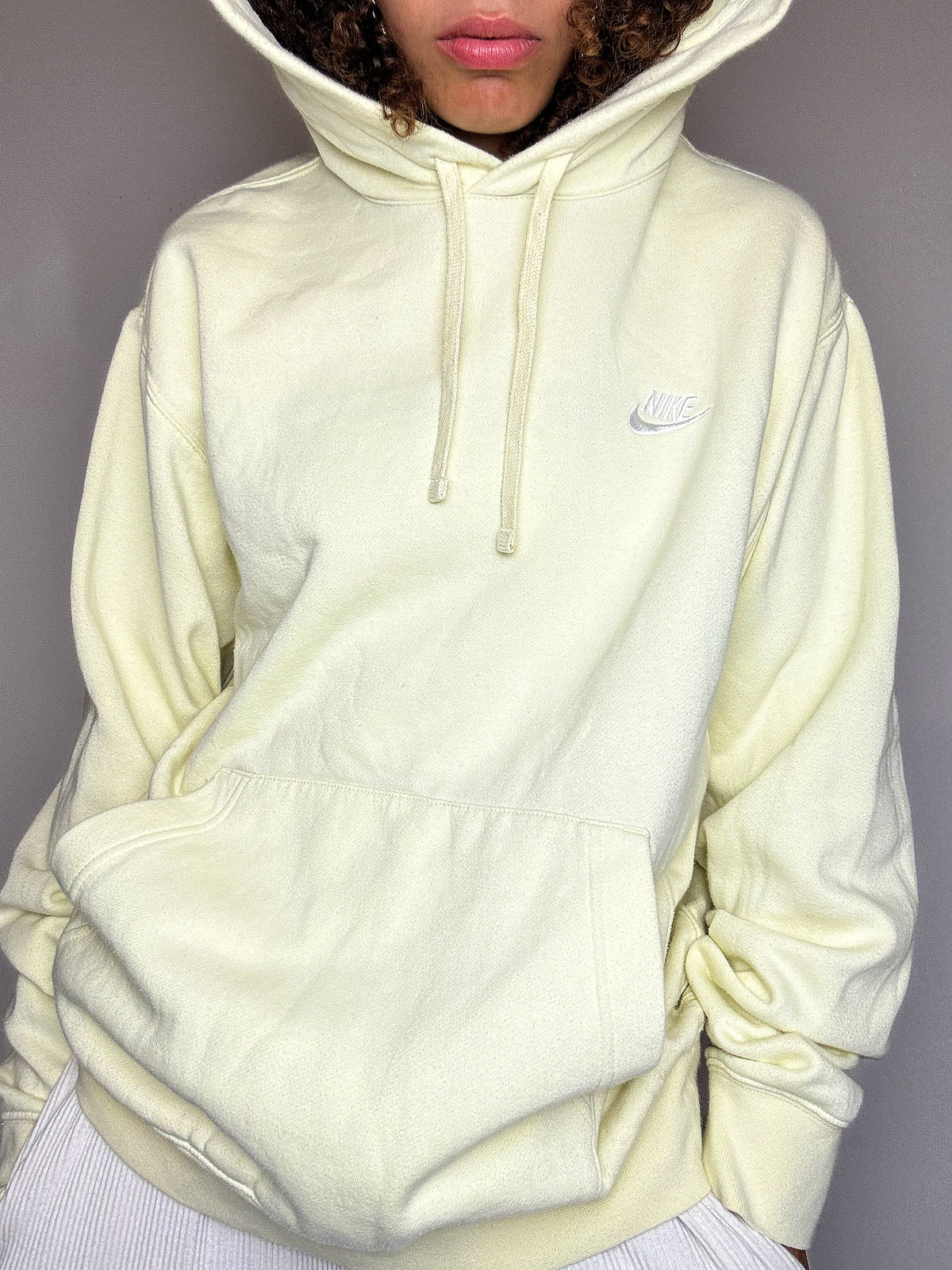 Sweat à capuche jaune NIKE M vintage