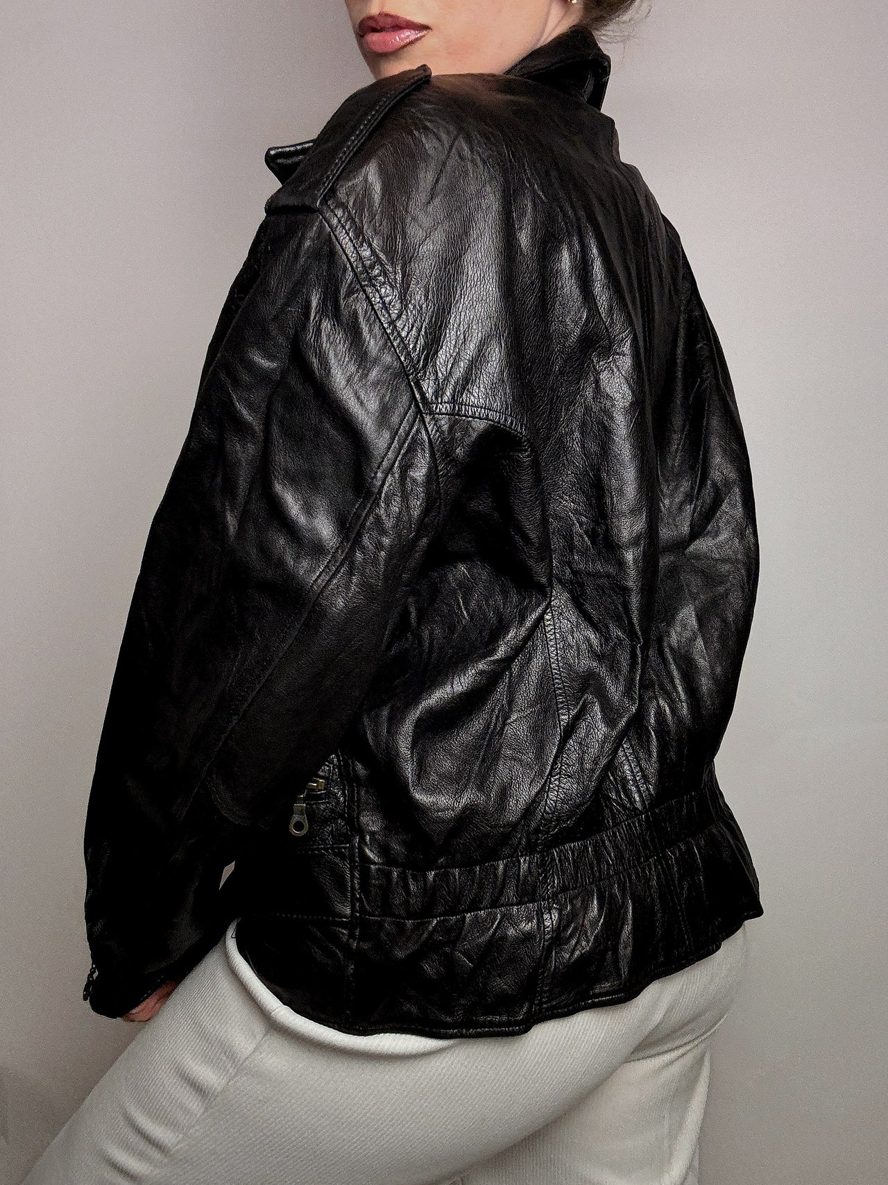 Blouson en cuir cintré noir S/M vintage