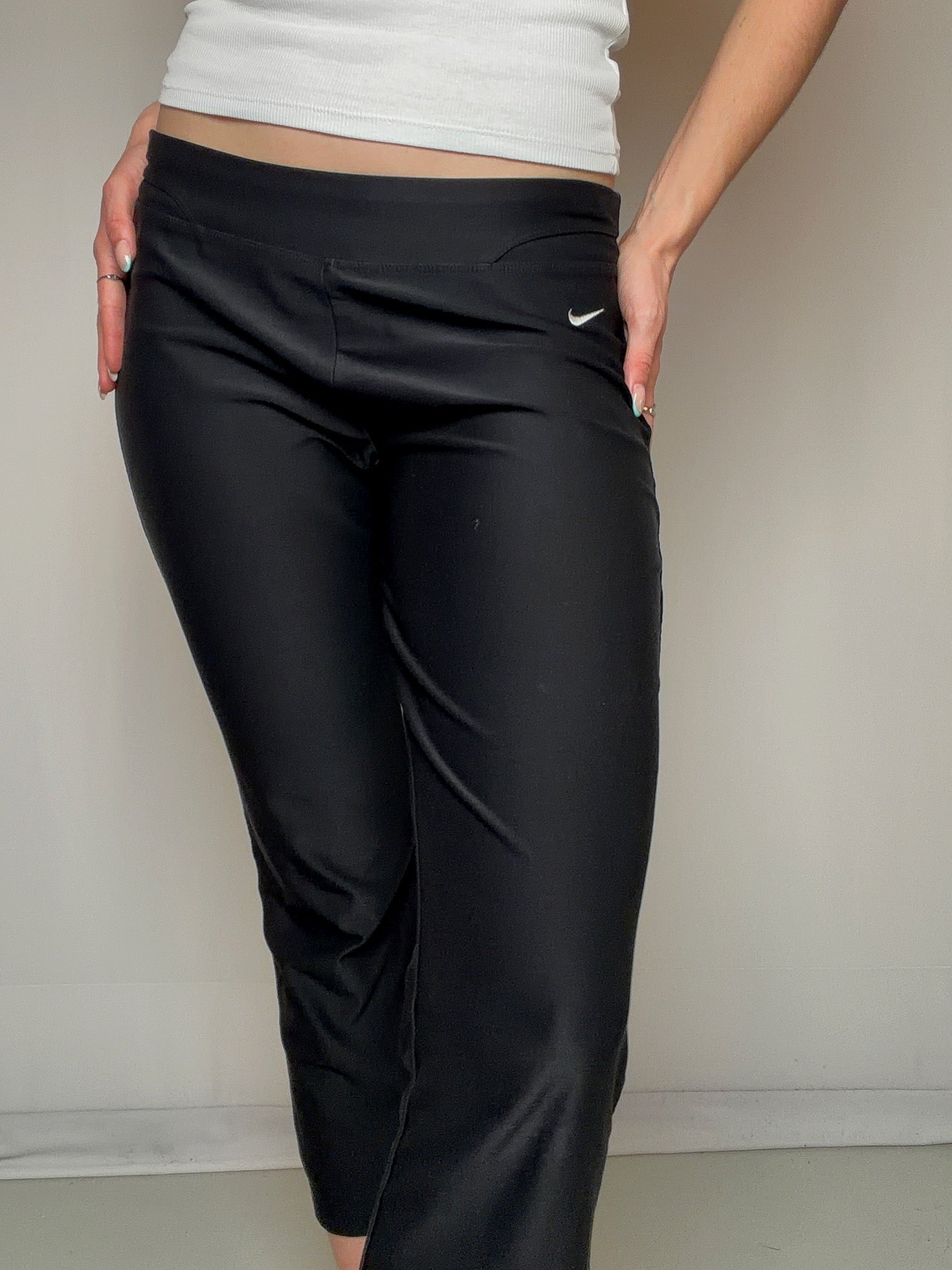 Kurze schwarze Vintage-Leggings Nike M