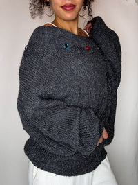 Pull gris avec strass au col S vintage
