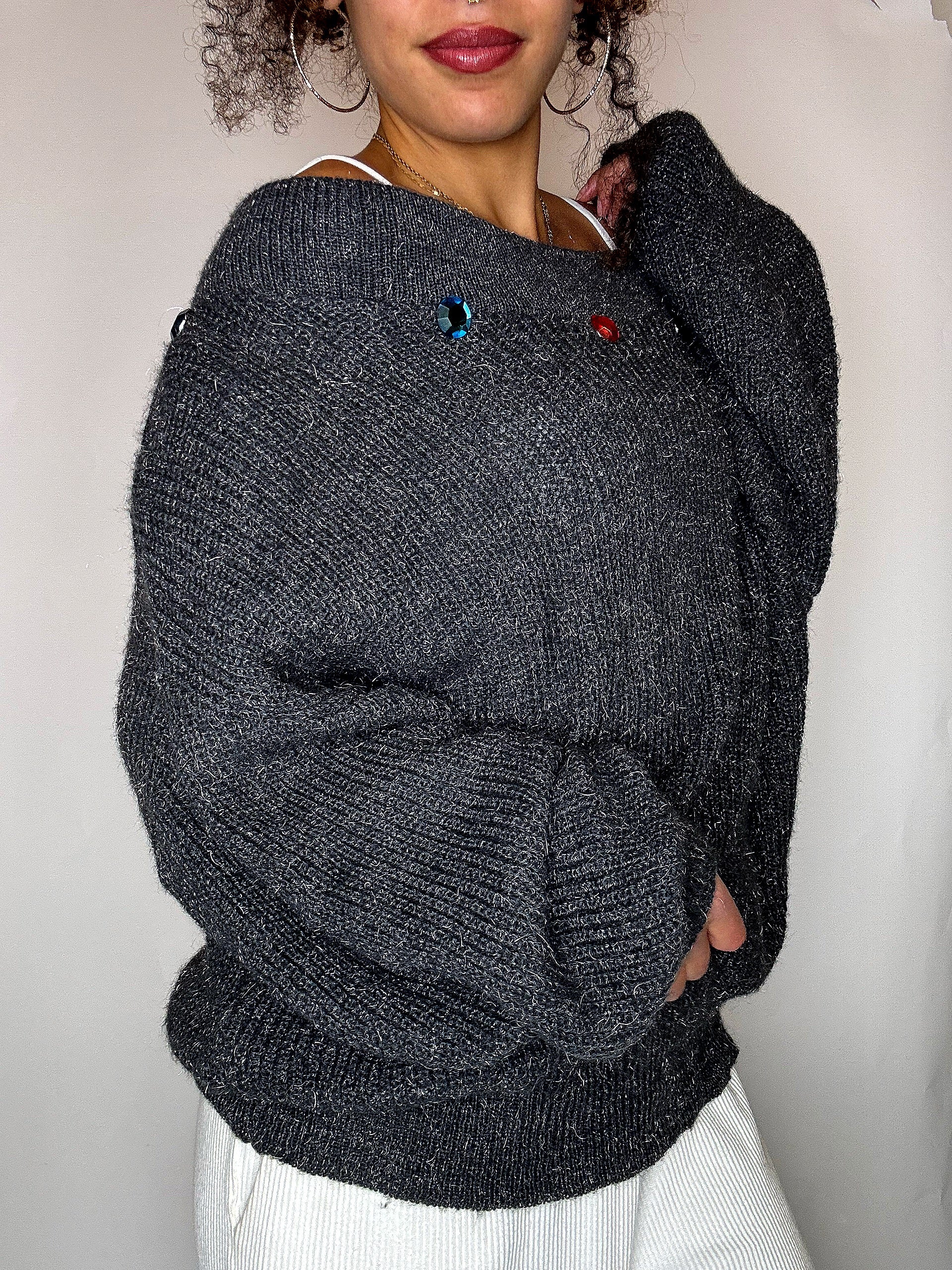 Pull gris avec strass au col S vintage