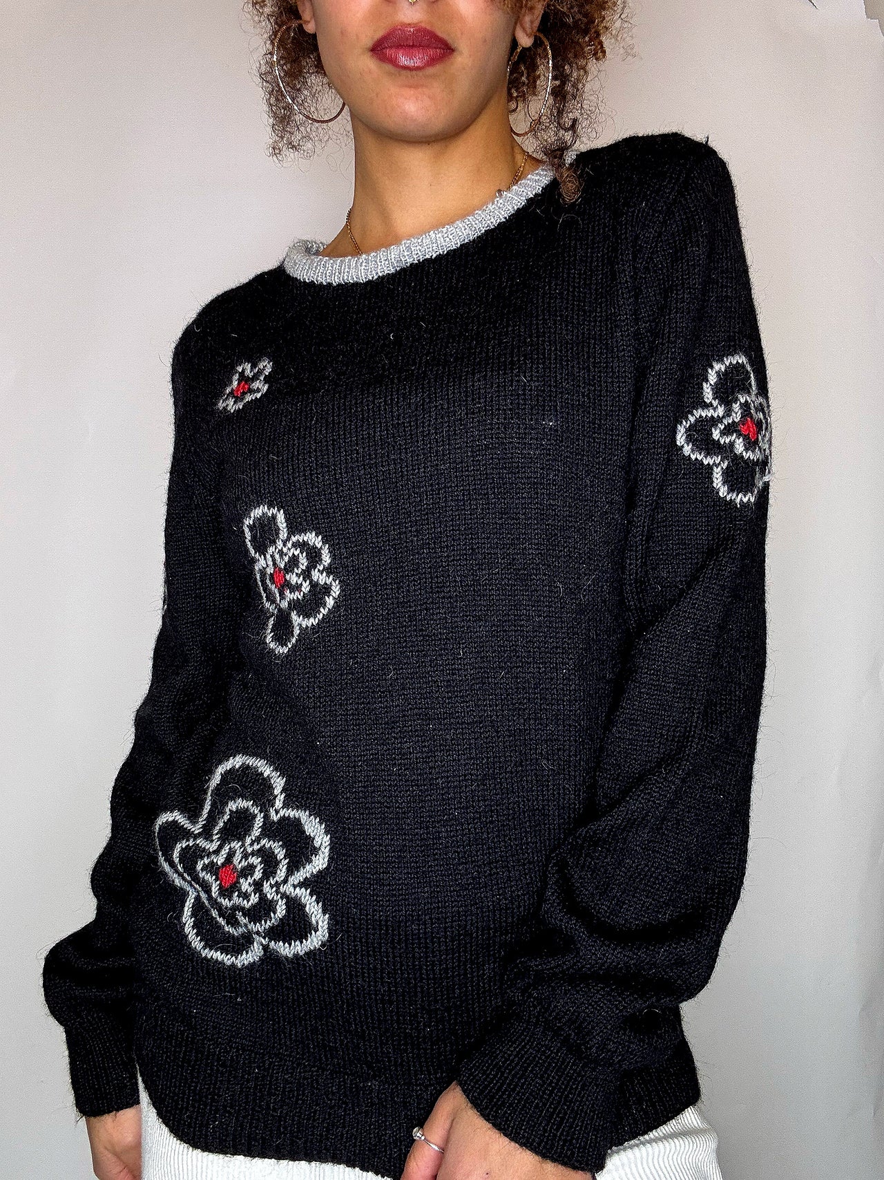 Pull avec dessins noir M vintage