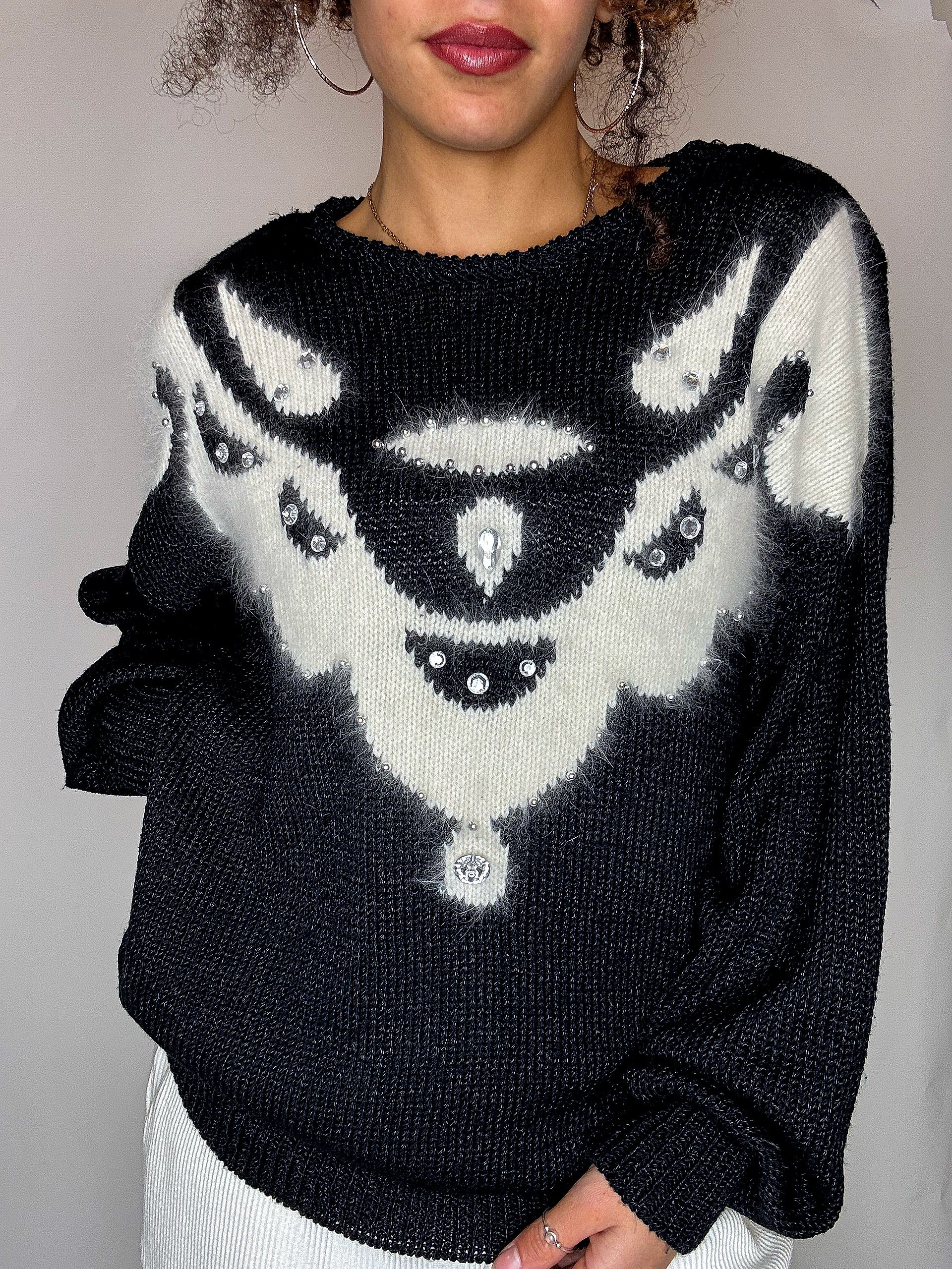 Pull avec détails noir M vintage