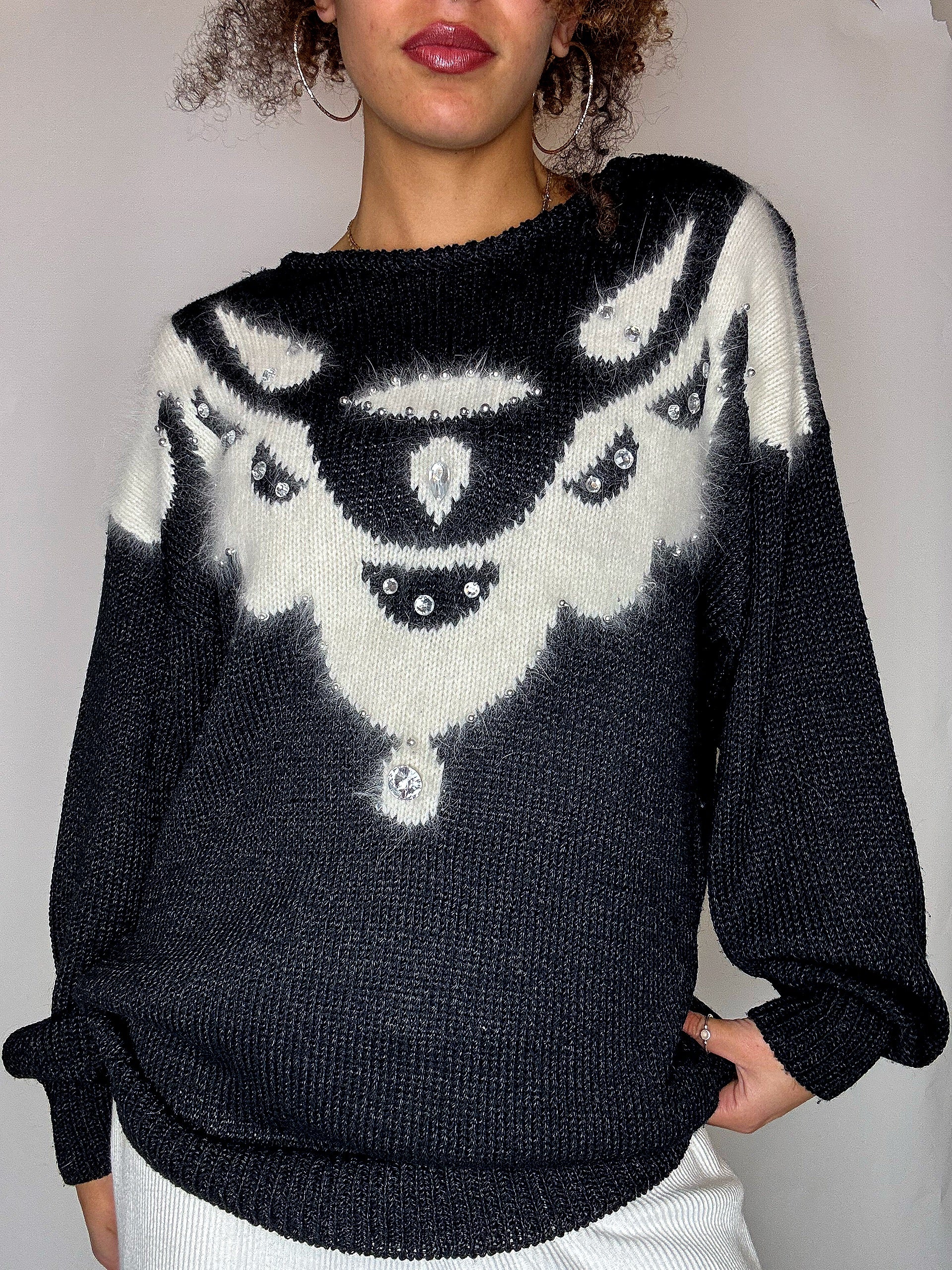 Pull avec détails noir M vintage