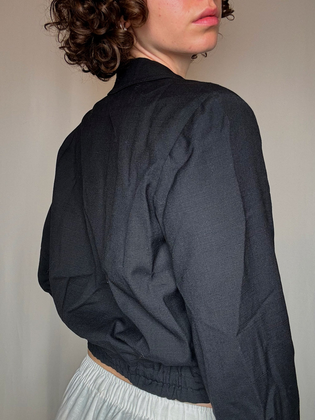 Kurzer schwarzer Leinen-Blazer S Vintage
